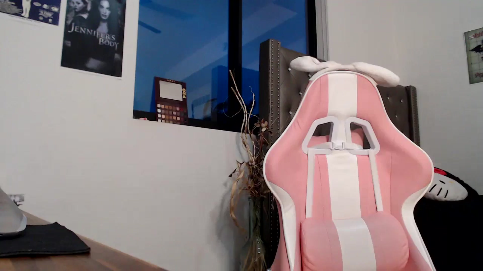 Gallery image thumbnail from iplayhardbabe's myfreecams stream on, 10/18/2024, 23:06 image 18 of 20