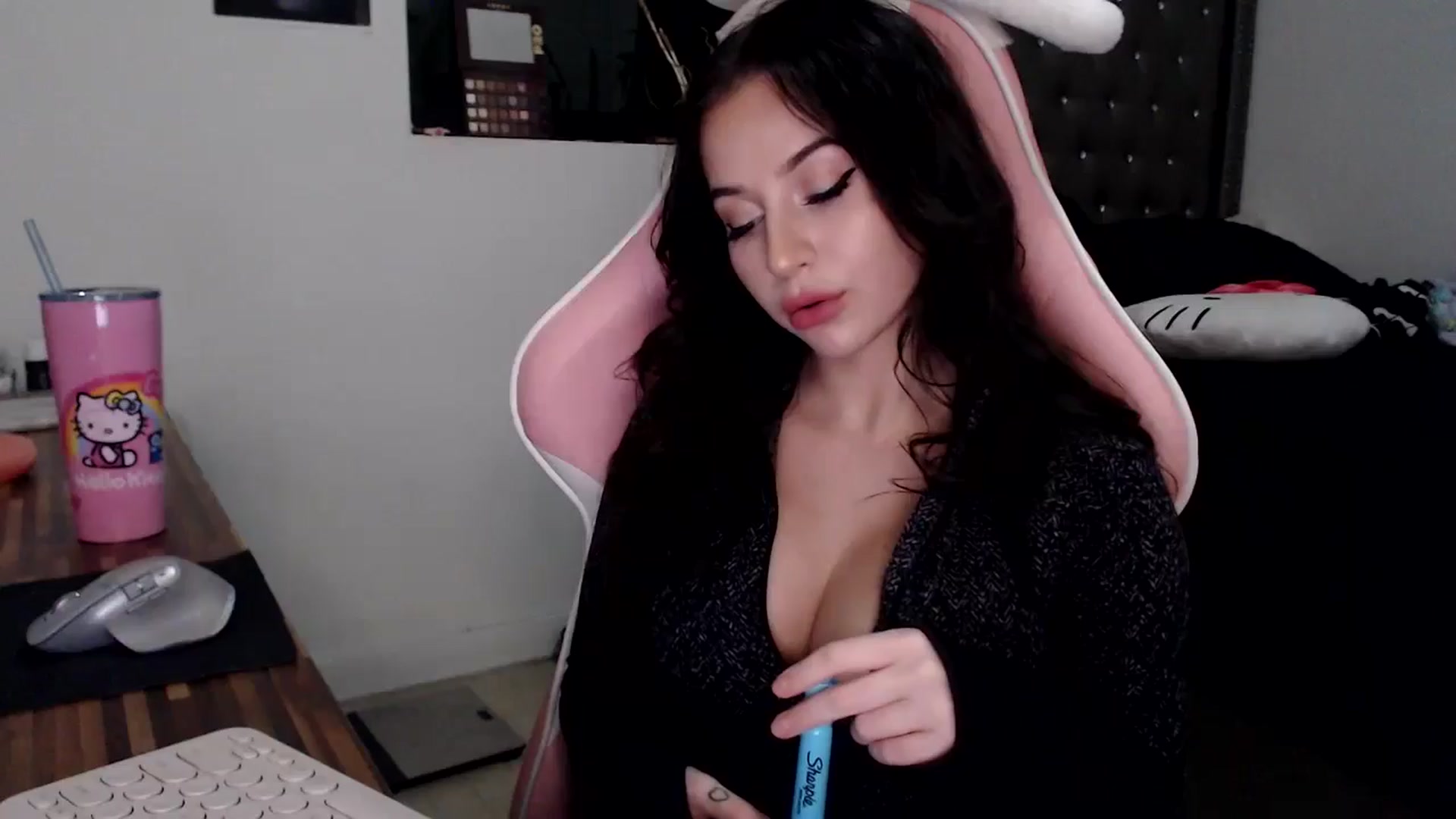Gallery image thumbnail from iplayhardbabe's myfreecams stream on, 10/20/2024, 01:00 image 13 of 20