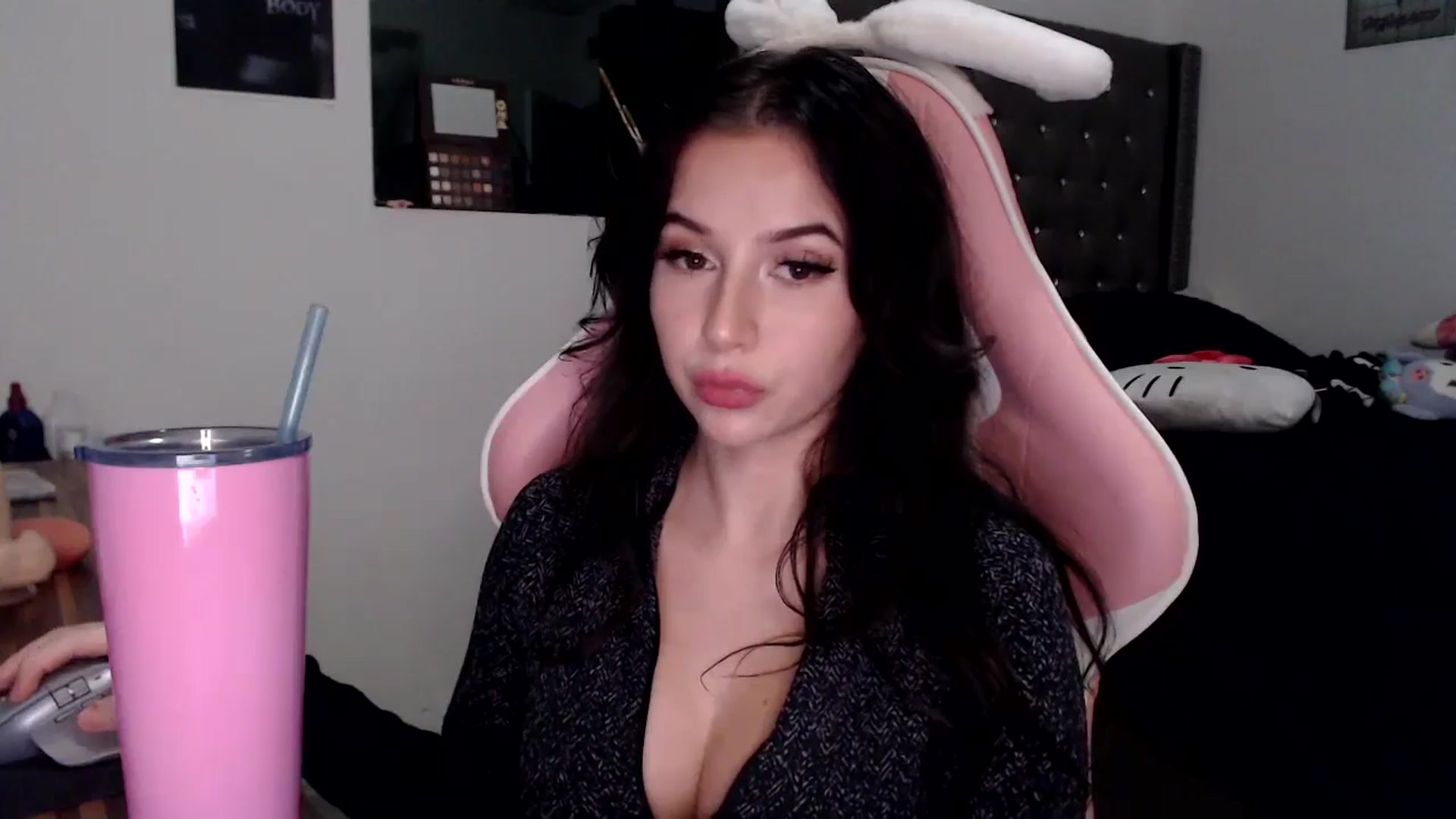 Gallery image thumbnail from iplayhardbabe's myfreecams stream on, 10/20/2024, 03:48 image 13 of 20