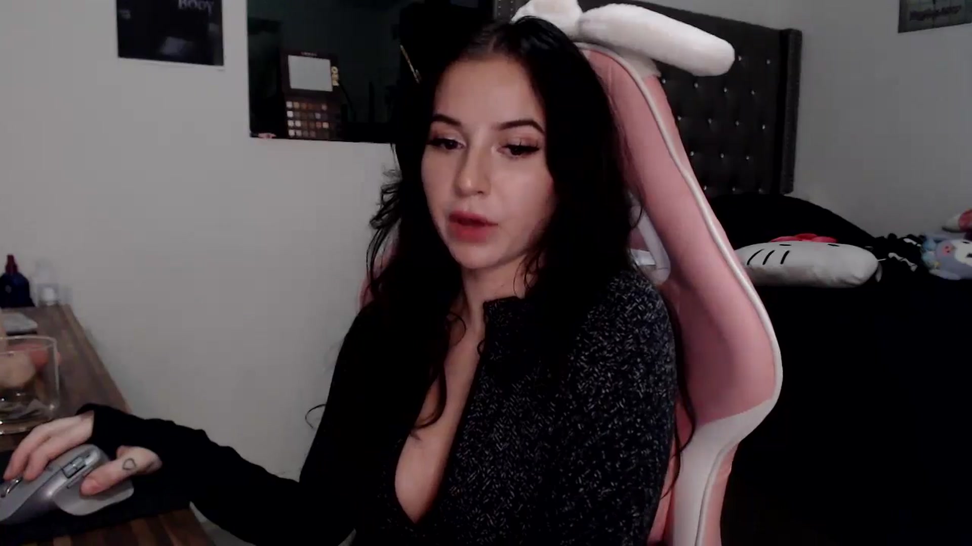 Gallery image thumbnail from iplayhardbabe's myfreecams stream on, 10/20/2024, 03:48 image 6 of 20