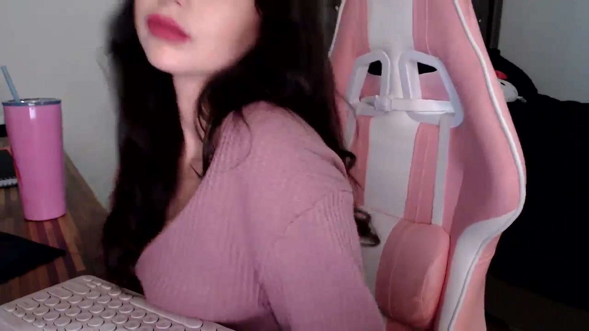 Gallery image thumbnail from iplayhardbabe's myfreecams stream on, 10/22/2024, 22:26 image 16 of 20
