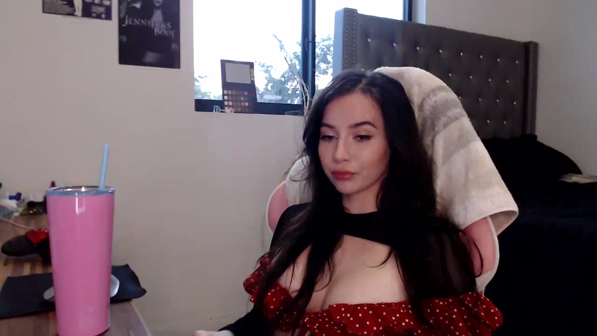 Gallery image thumbnail from iplayhardbabe's myfreecams stream on, 10/27/2024, 22:58 image 15 of 20