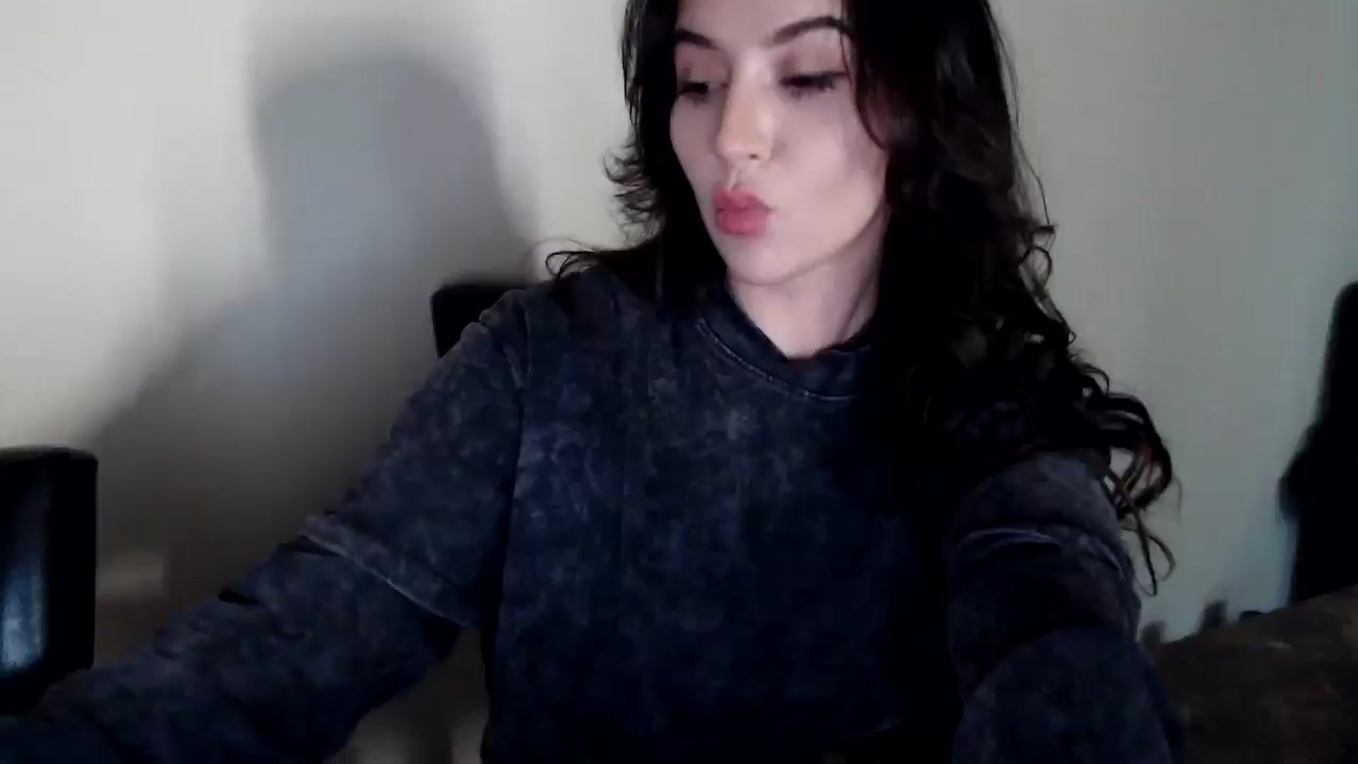 Gallery image thumbnail from iplayhardbabe's myfreecams stream on, 12/06/2024, 21:40 image 18 of 20