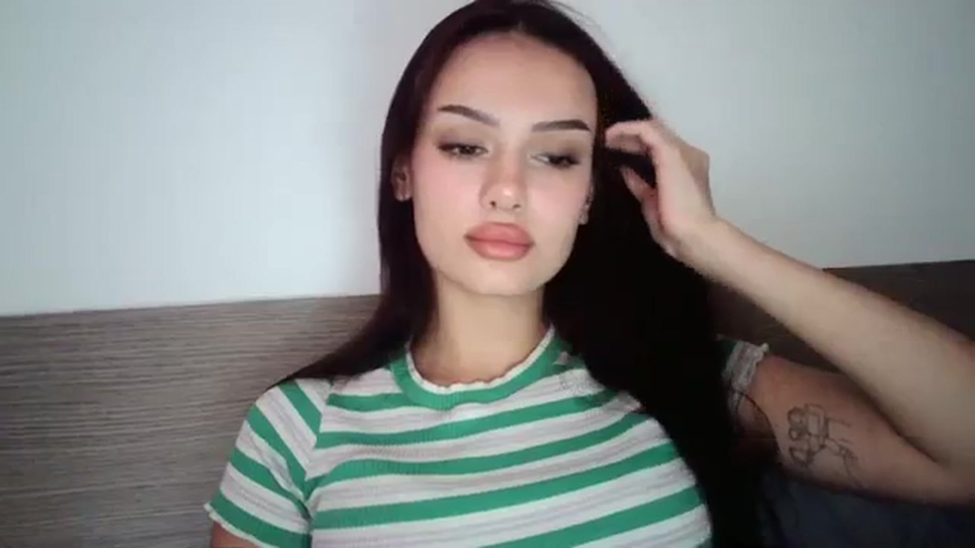 Gallery image thumbnail from irenebae's myfreecams stream on, 09/12/2023, 14:32 image 7 of 20
