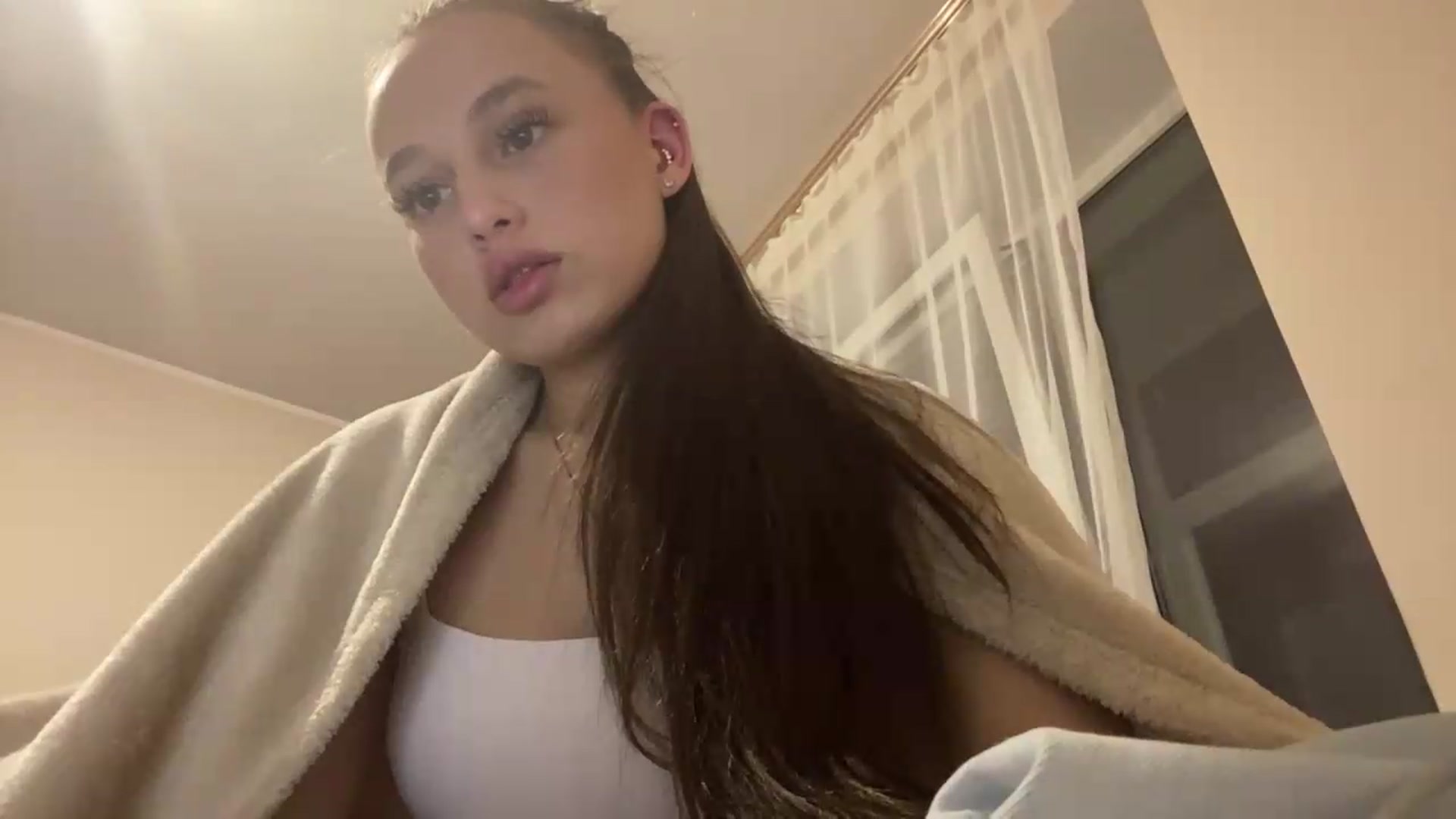 Gallery image thumbnail from irynasweetx's myfreecams stream on, 06/18/2026, 22:12 image 19 of 20