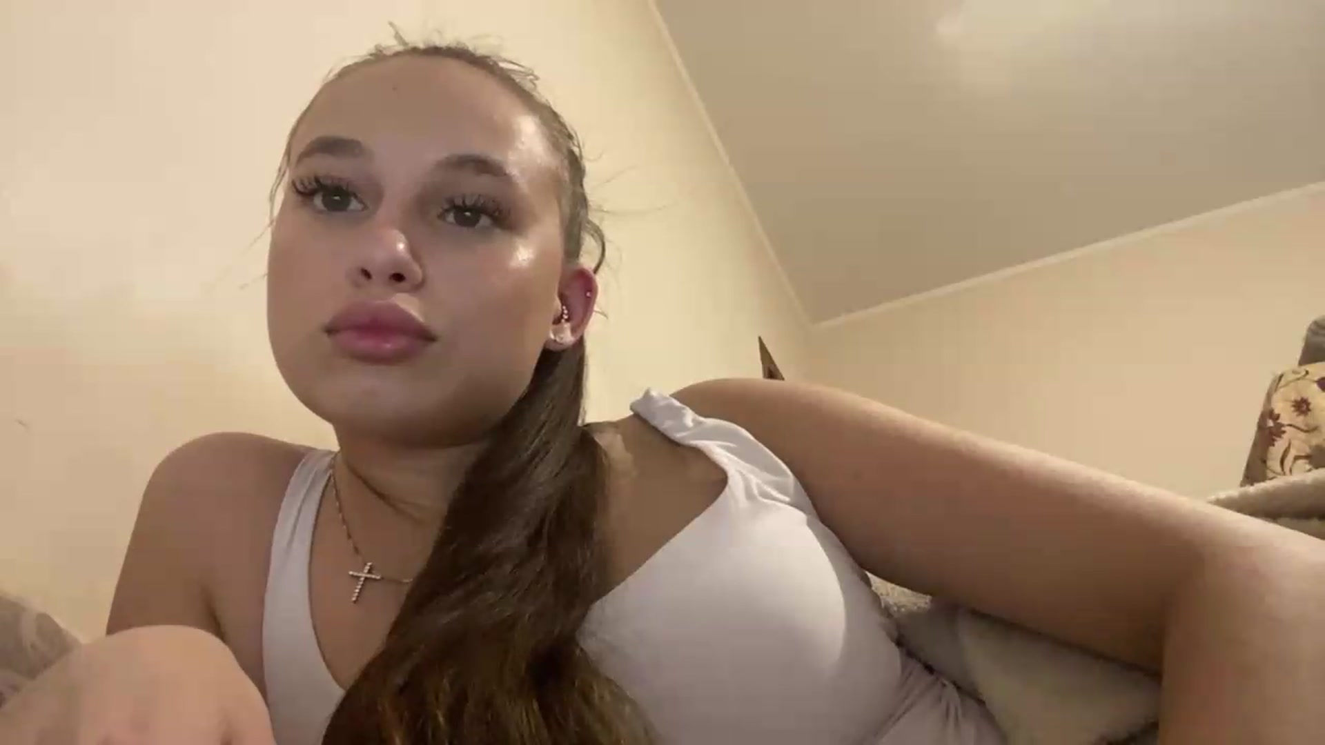 Gallery image thumbnail from irynasweetx's myfreecams stream on, 06/18/2026, 23:50 image 12 of 20