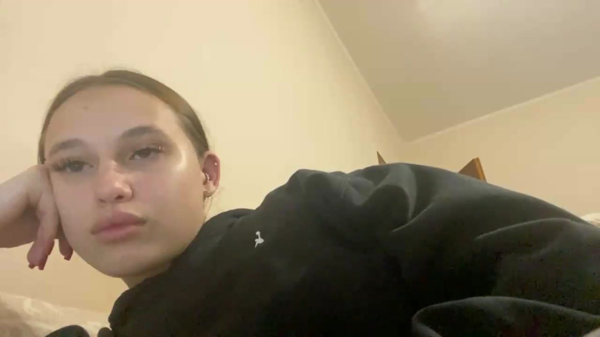 Gallery image thumbnail from irynasweetx's myfreecams stream on, 06/19/2026, 22:58 image 3 of 20