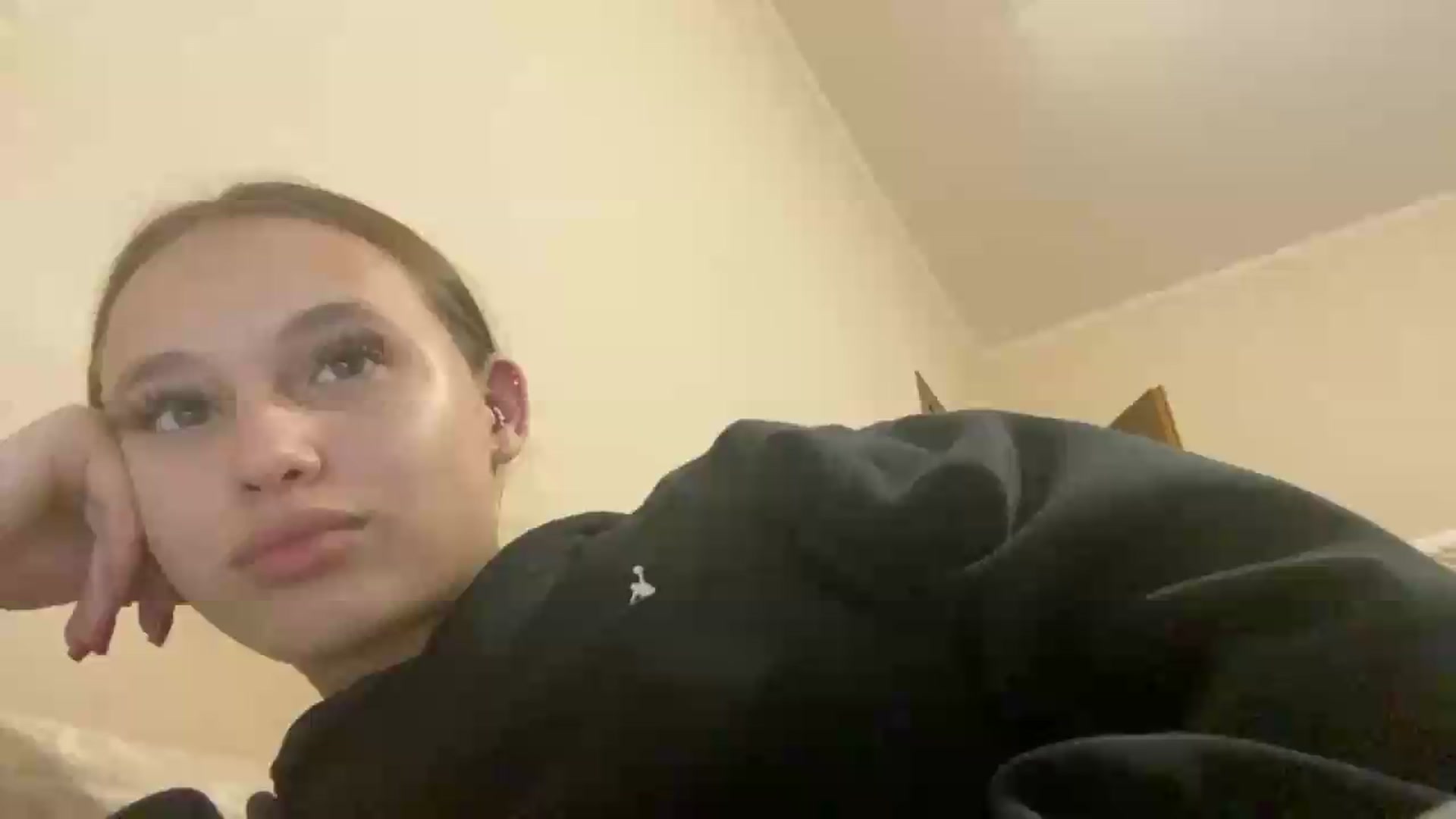 Gallery image thumbnail from irynasweetx's myfreecams stream on, 06/19/2026, 22:58 image 1 of 20