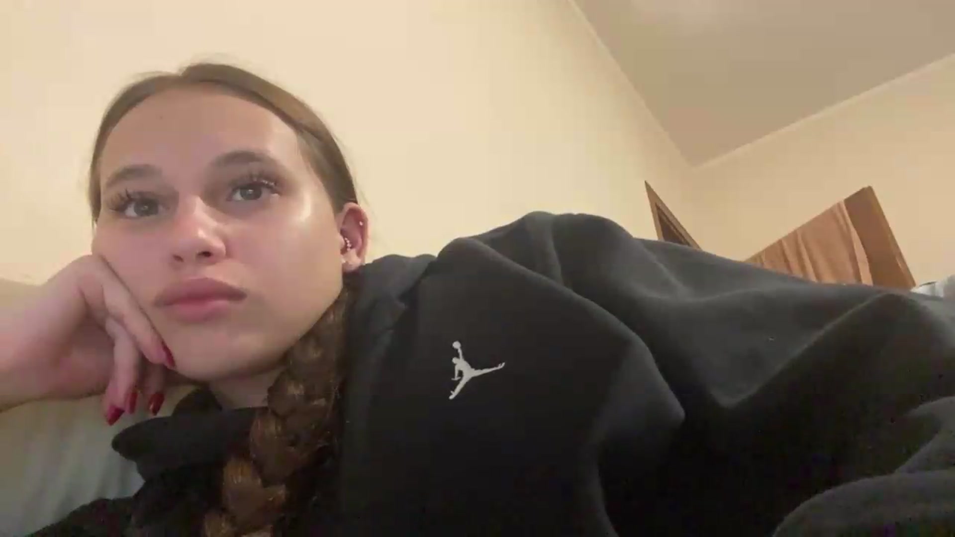 Gallery image thumbnail from irynasweetx's myfreecams stream on, 06/21/2026, 20:37 image 6 of 20