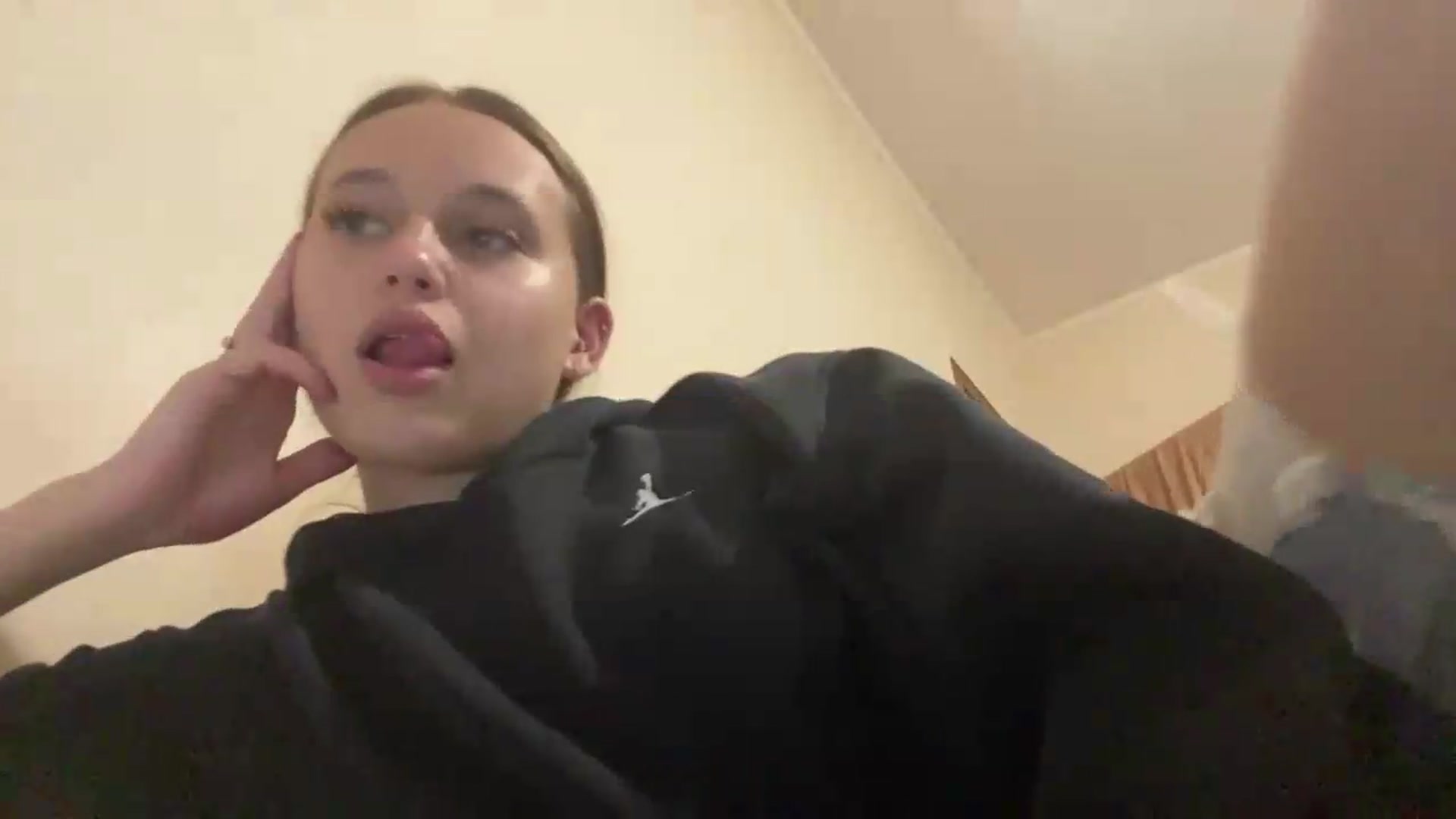 Gallery image thumbnail from irynasweetx's myfreecams stream on, 06/21/2026, 20:37 image 12 of 20