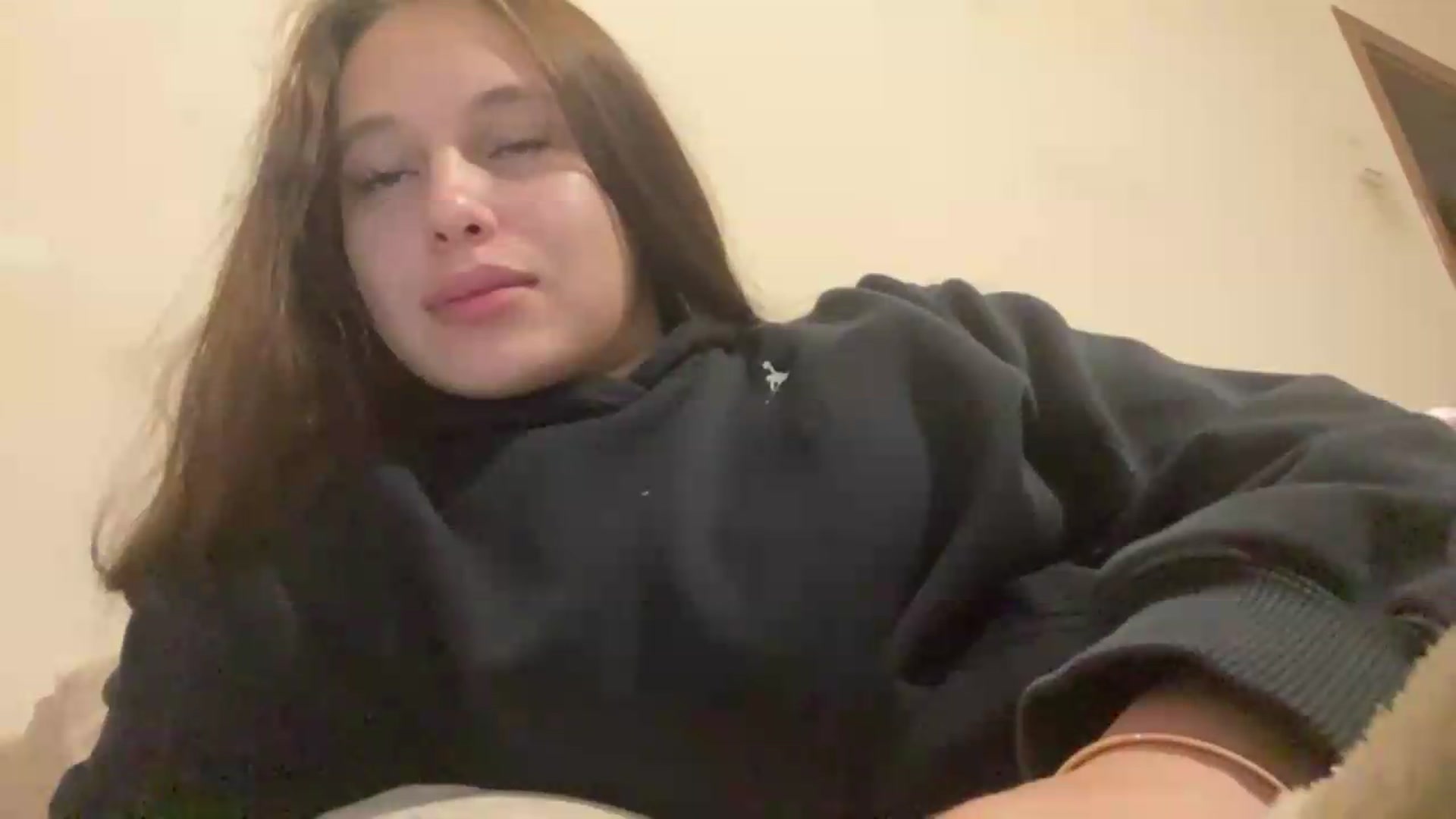 Gallery image thumbnail from irynasweetx's myfreecams stream on, 06/21/2026, 23:20 image 19 of 20