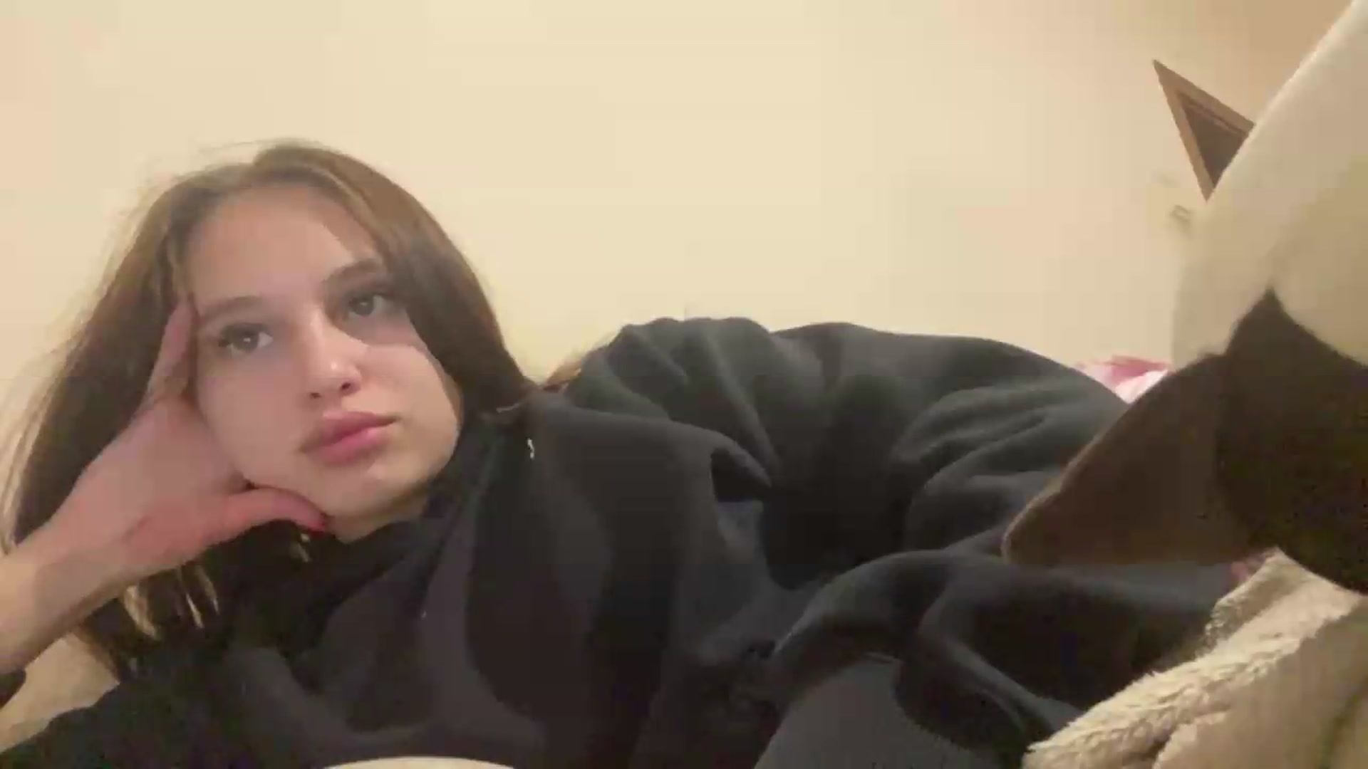 Gallery image thumbnail from irynasweetx's myfreecams stream on, 06/21/2026, 23:20 image 13 of 20