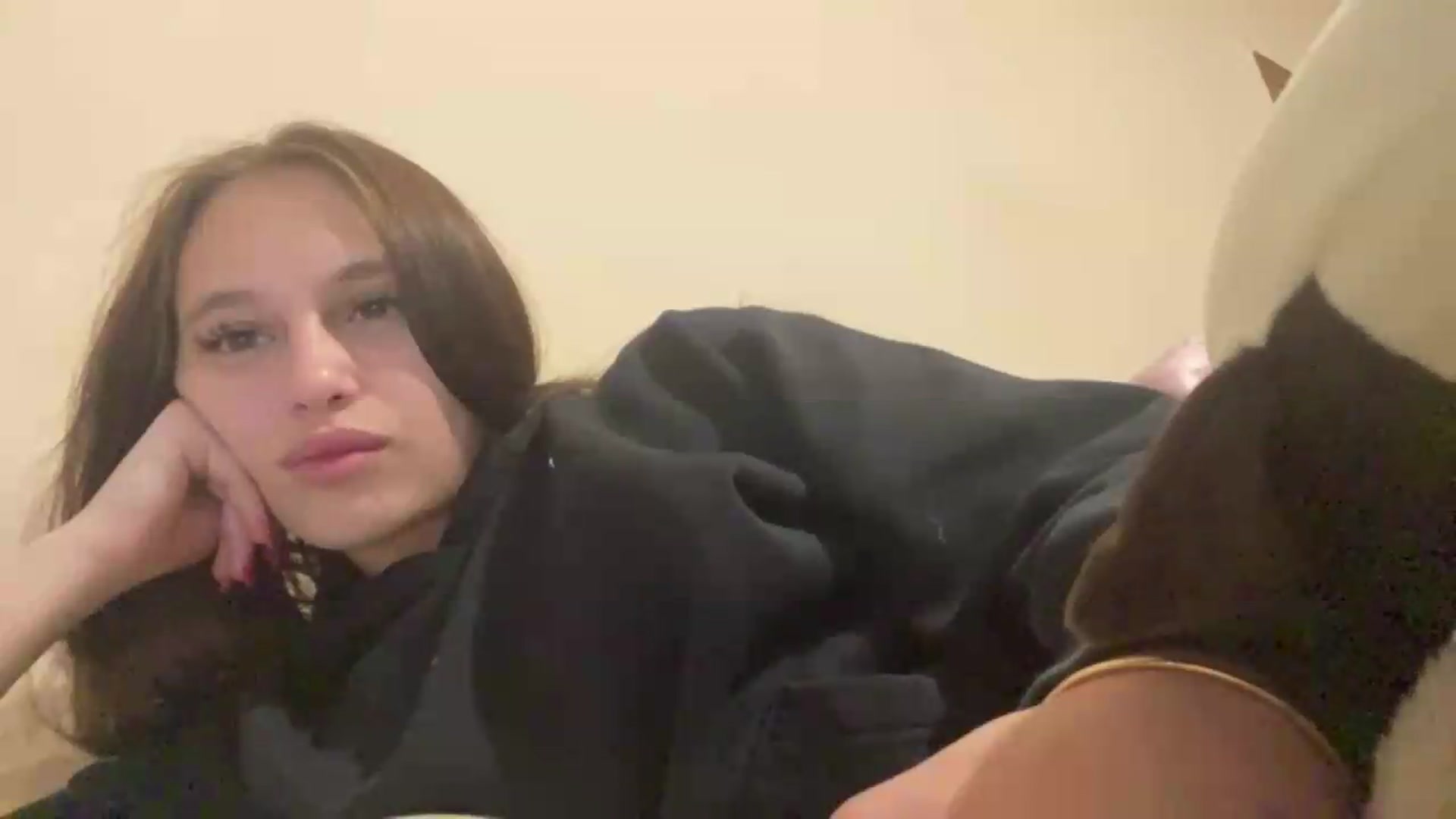 Gallery image thumbnail from irynasweetx's myfreecams stream on, 06/21/2026, 23:20 image 18 of 20