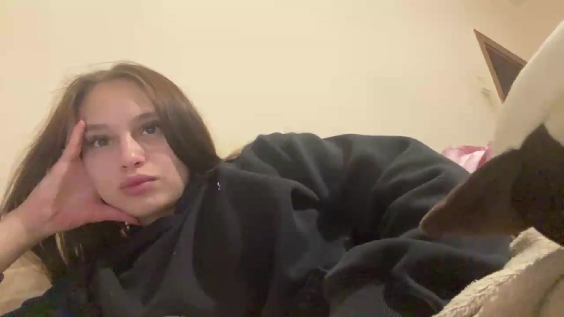 Gallery image thumbnail from irynasweetx's myfreecams stream on, 06/21/2026, 23:20 image 15 of 20