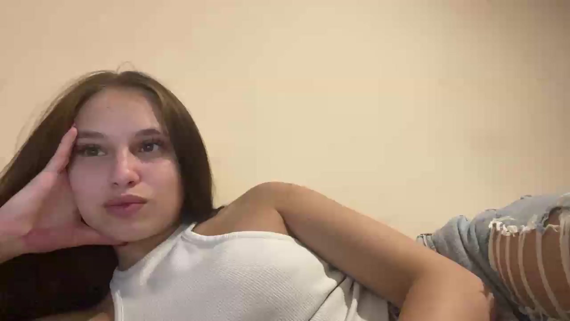 Gallery image thumbnail from irynasweetx's myfreecams stream on, 06/24/2026, 22:23 image 3 of 20