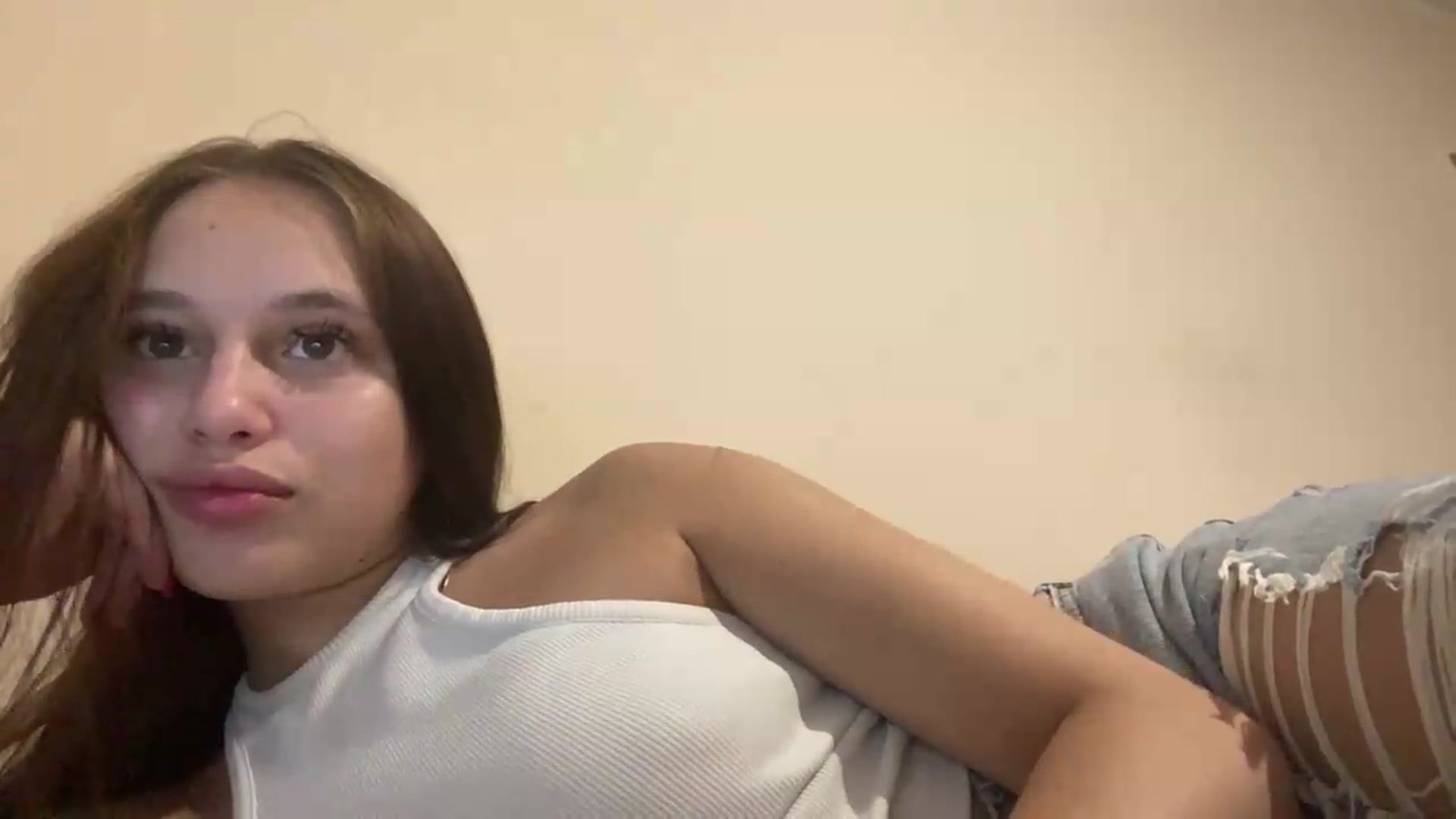 Gallery image thumbnail from irynasweetx's myfreecams stream on, 06/24/2026, 22:23 image 9 of 20