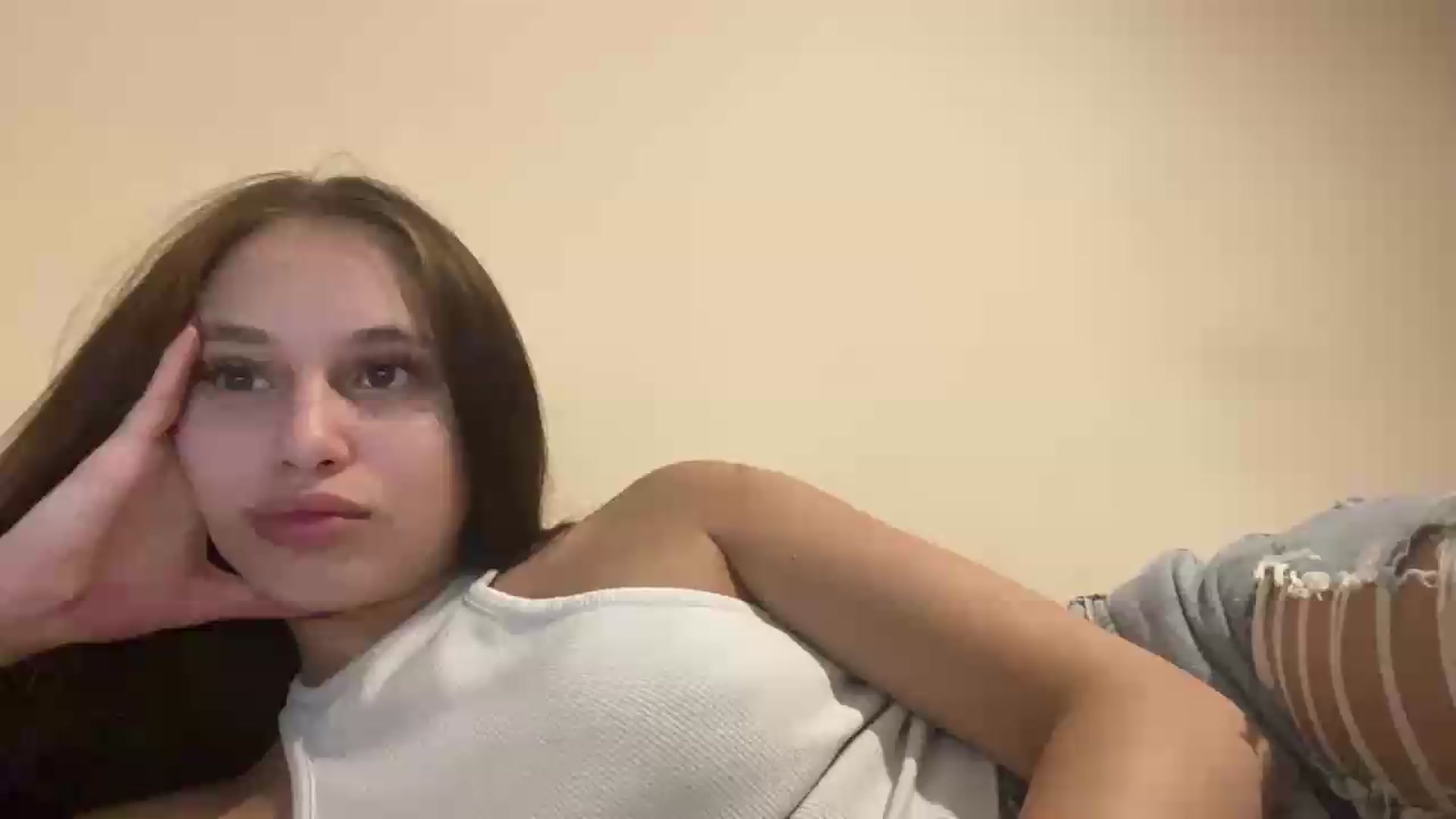 Gallery image thumbnail from irynasweetx's myfreecams stream on, 06/24/2026, 22:23 image 1 of 20