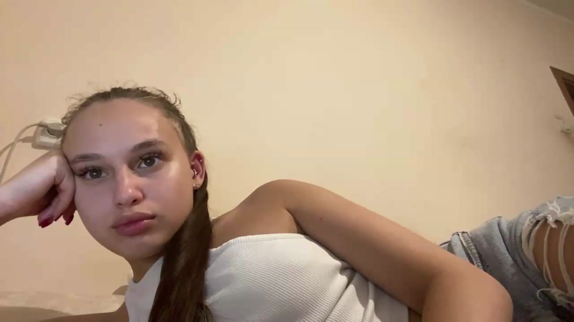 Gallery image thumbnail from irynasweetx's myfreecams stream on, 06/24/2026, 23:40 image 5 of 20