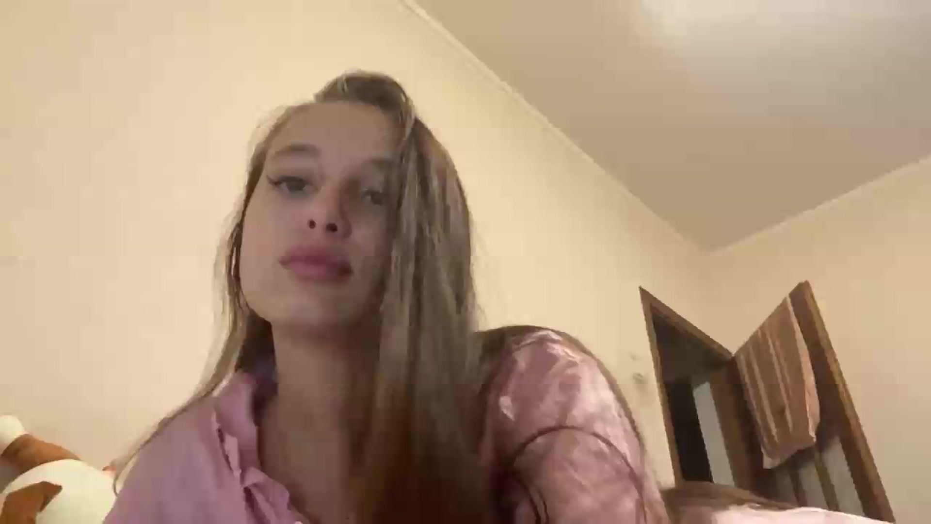 Gallery image thumbnail from irynasweetx's myfreecams stream on, 06/25/2026, 20:49 image 1 of 20