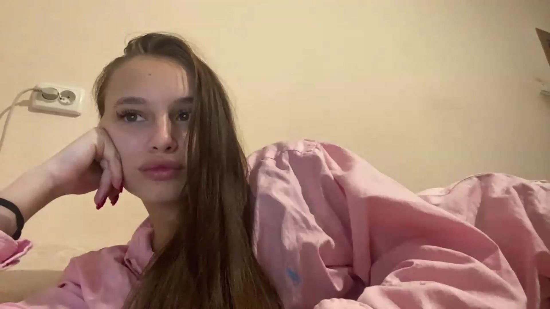 Gallery image thumbnail from irynasweetx's myfreecams stream on, 06/25/2026, 20:49 image 10 of 20
