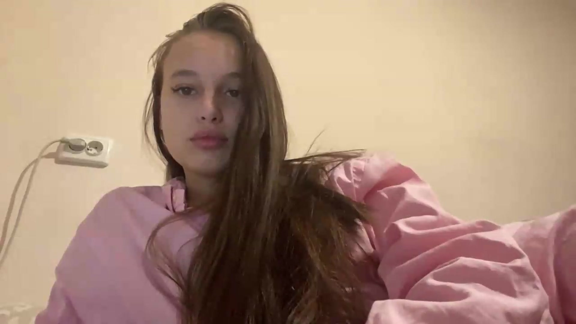 Gallery image thumbnail from irynasweetx's myfreecams stream on, 06/25/2026, 21:20 image 3 of 20