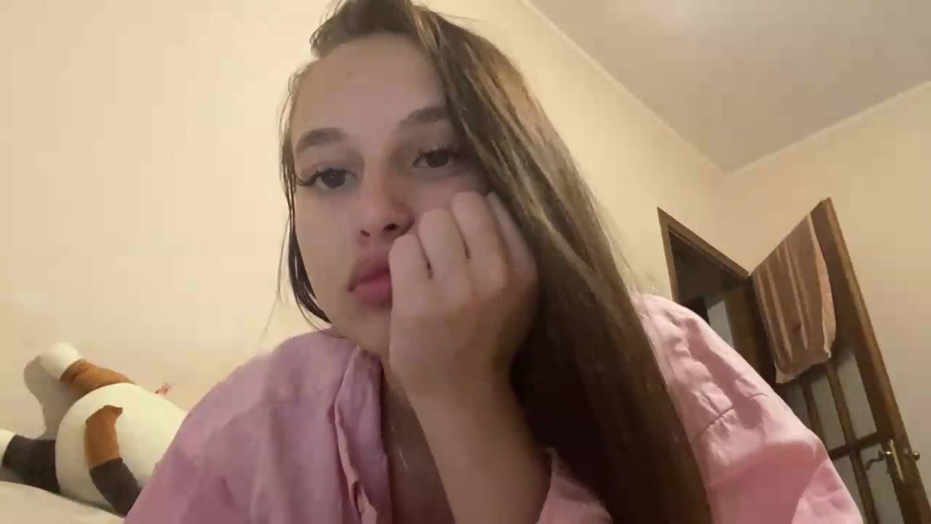 Gallery image thumbnail from irynasweetx's myfreecams stream on, 06/25/2026, 21:20 image 14 of 20