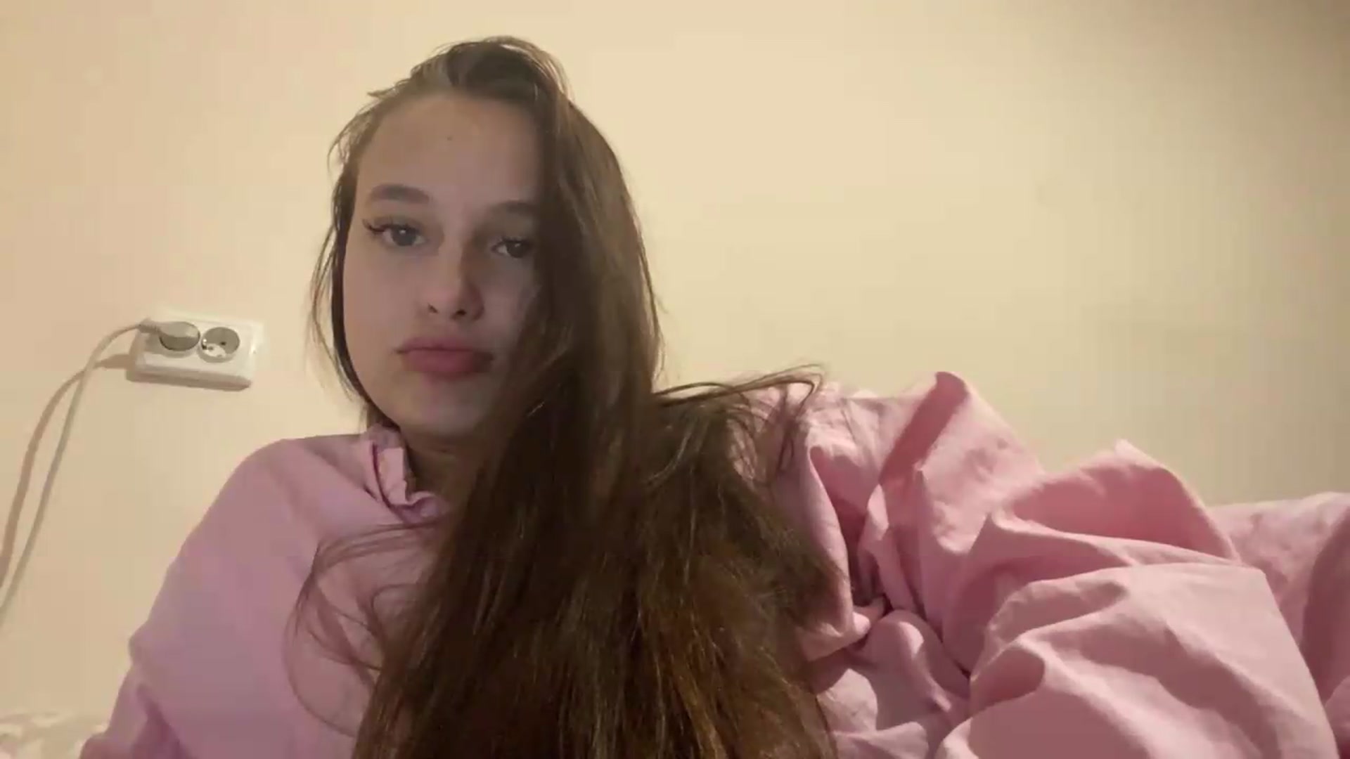 Gallery image thumbnail from irynasweetx's myfreecams stream on, 06/25/2026, 21:20 image 4 of 20