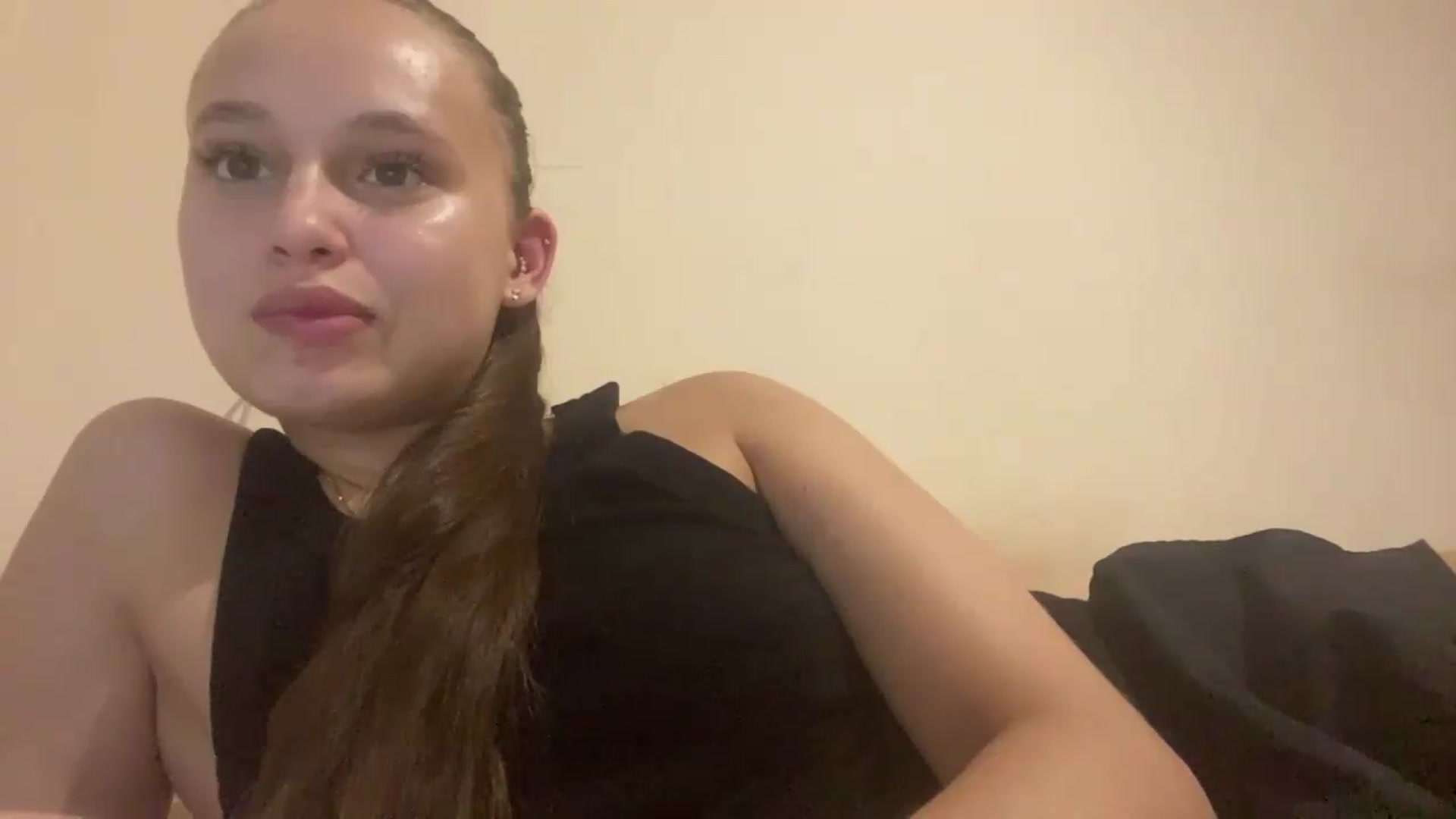 Gallery image thumbnail from irynasweetx's myfreecams stream on, 06/30/2026, 22:04 image 7 of 20