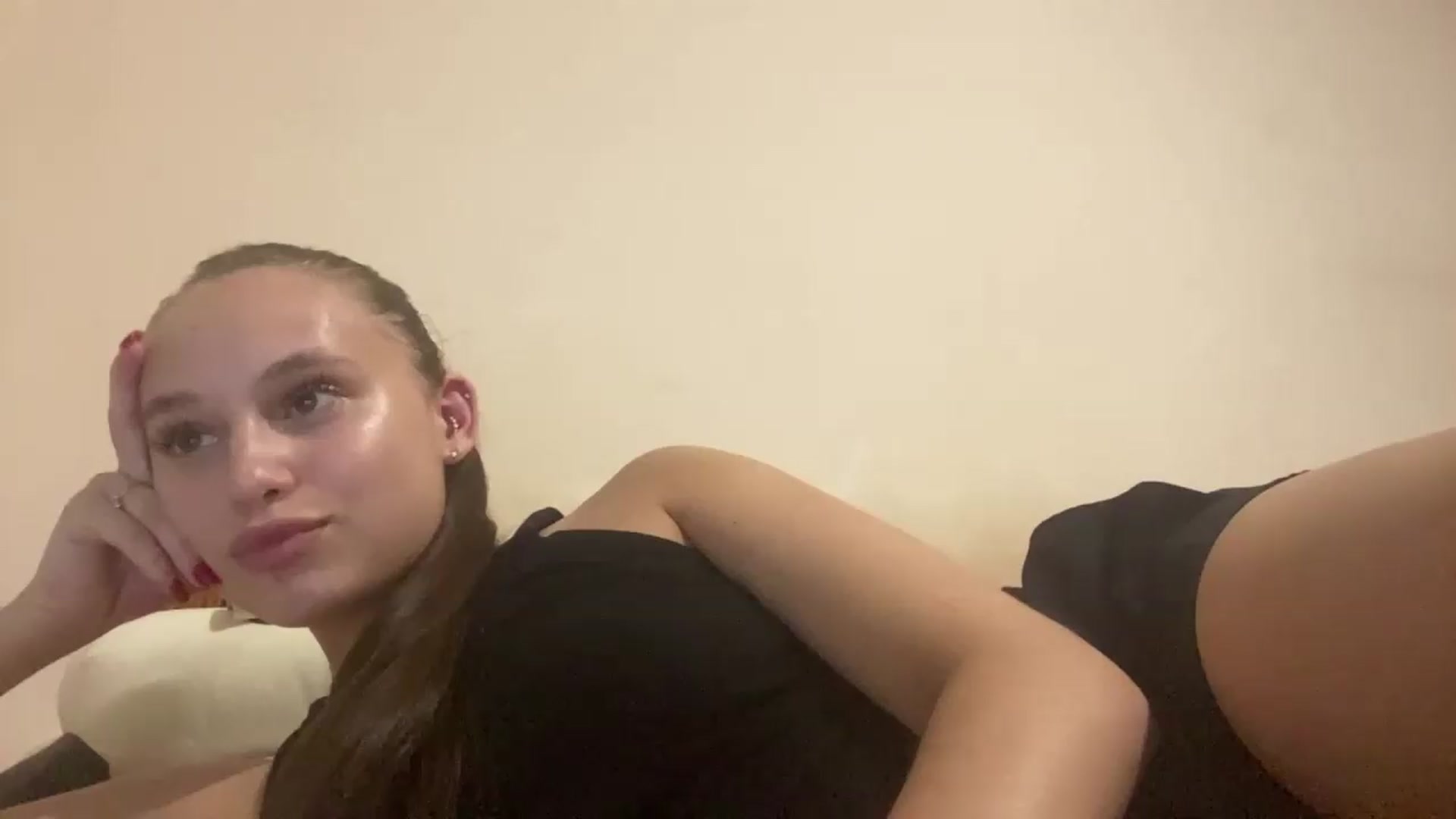 Gallery image thumbnail from irynasweetx's myfreecams stream on, 06/30/2026, 22:04 image 1 of 20