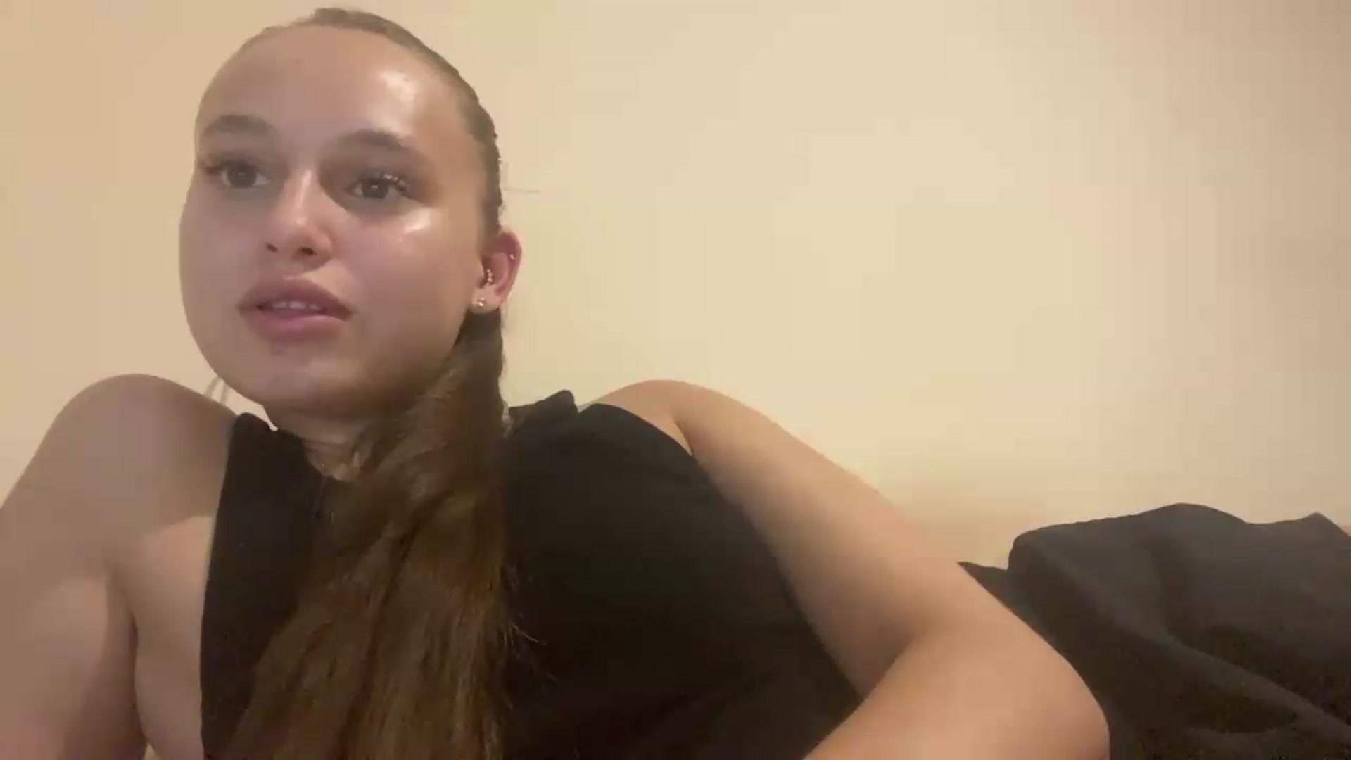 Gallery image thumbnail from irynasweetx's myfreecams stream on, 06/30/2026, 22:04 image 12 of 20