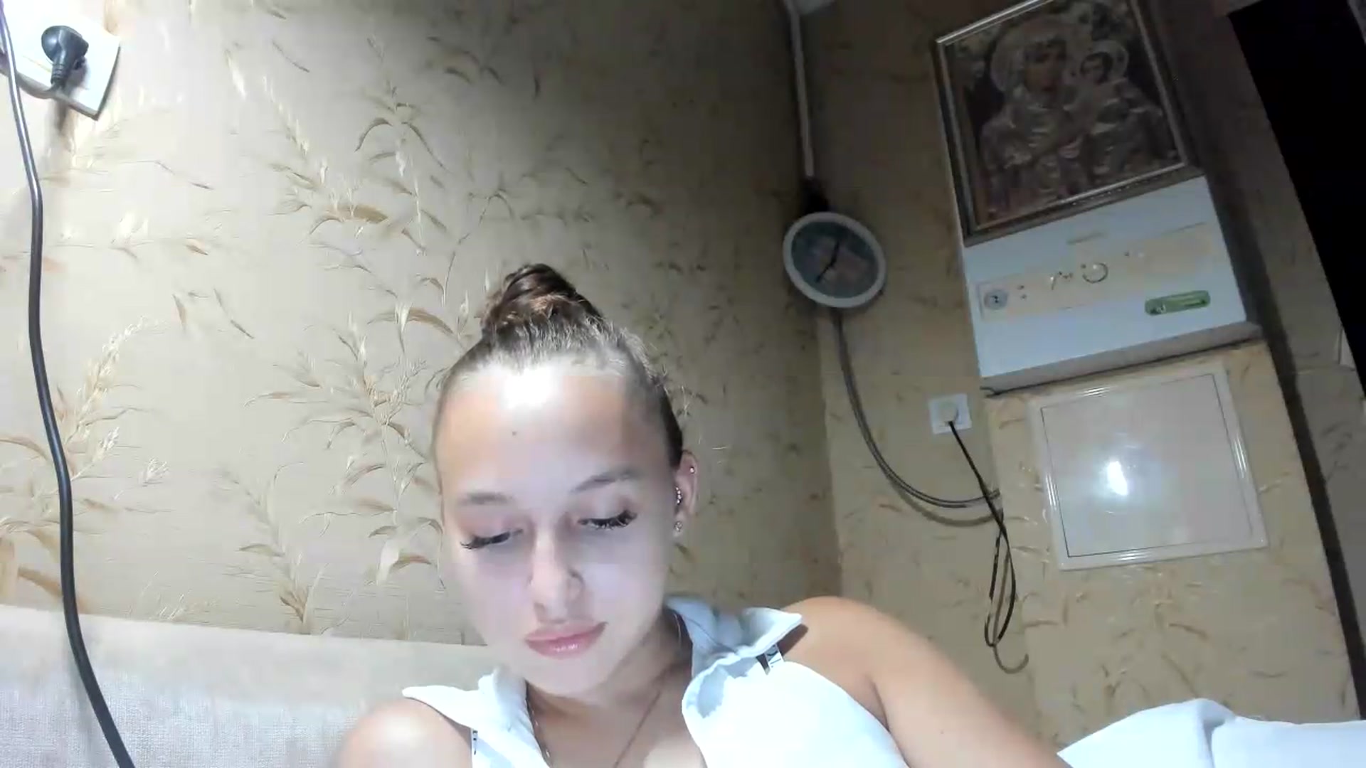 Gallery image thumbnail from irynasweetx's myfreecams stream on, 08/06/2026, 22:16 image 4 of 20