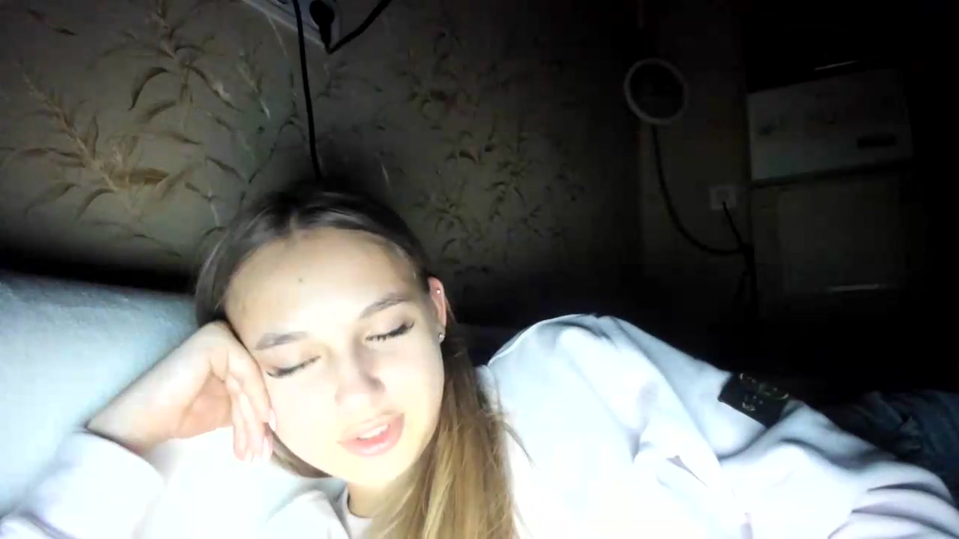 Gallery image thumbnail from irynasweetx's myfreecams stream on, 09/04/2026, 22:59 image 9 of 20