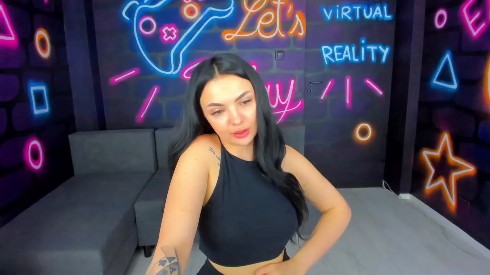 Gallery image thumbnail from itsAmy's myfreecams stream on, 06/21/2023, 12:38 image 18 of 20