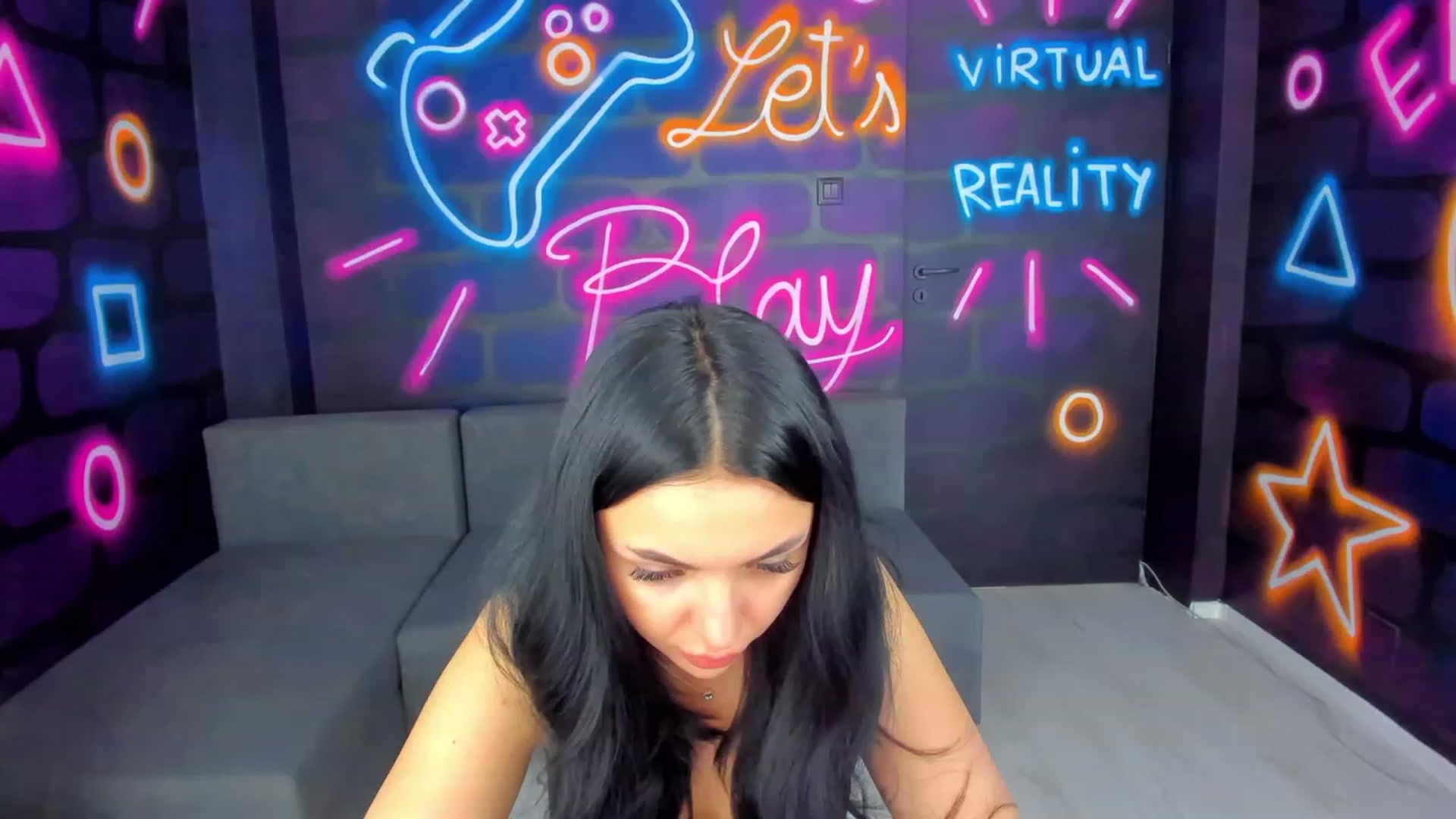 Gallery image thumbnail from itsAmy's myfreecams stream on, 06/21/2023, 12:38 image 8 of 20