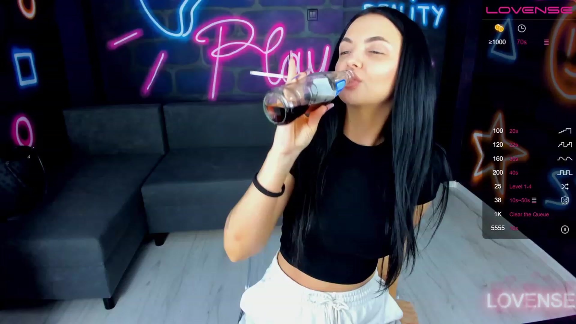 Gallery image thumbnail from itsAmy's myfreecams stream on, 06/27/2023, 13:05 image 18 of 20