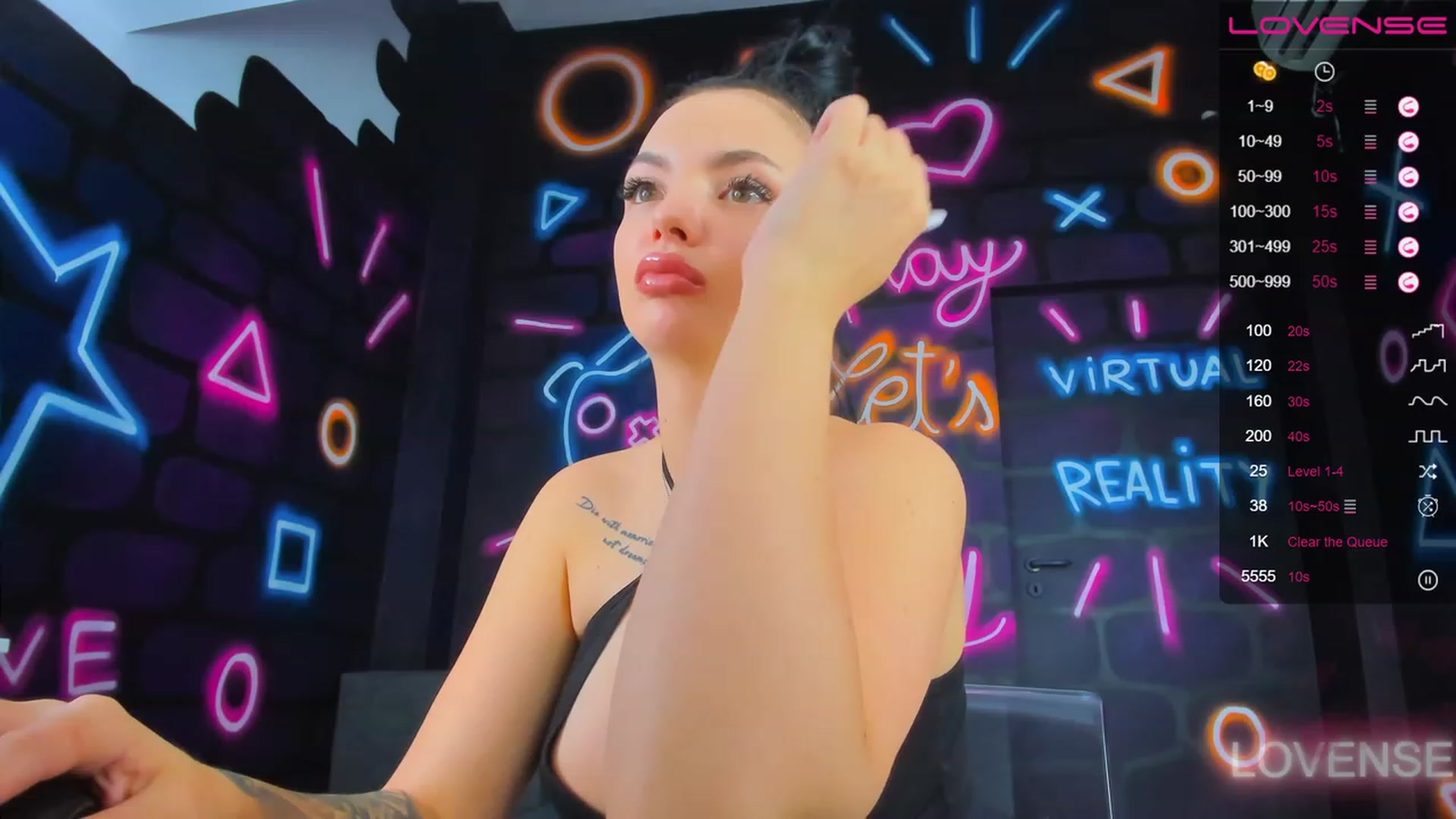 Gallery image thumbnail from itsAmy's myfreecams stream on, 07/06/2023, 14:33 image 3 of 20