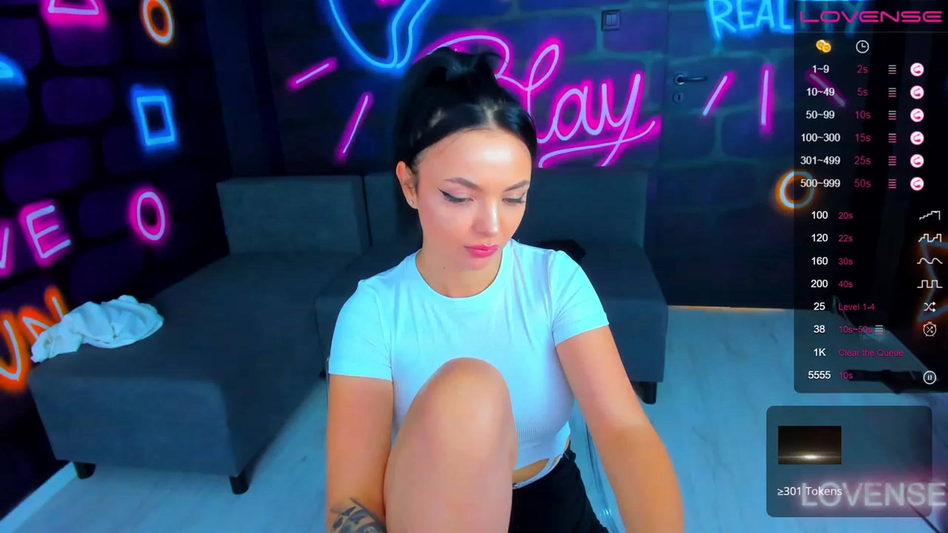 Gallery image thumbnail from itsAmy's myfreecams stream on, 07/26/2023, 10:21 image 13 of 20