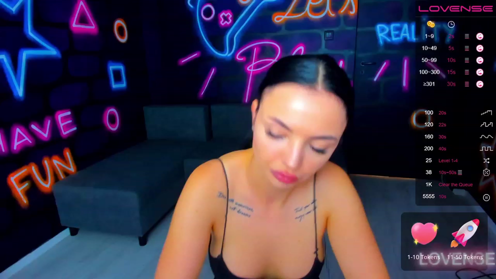 Gallery image thumbnail from itsAmy's myfreecams stream on, 08/10/2023, 07:49 image 7 of 20