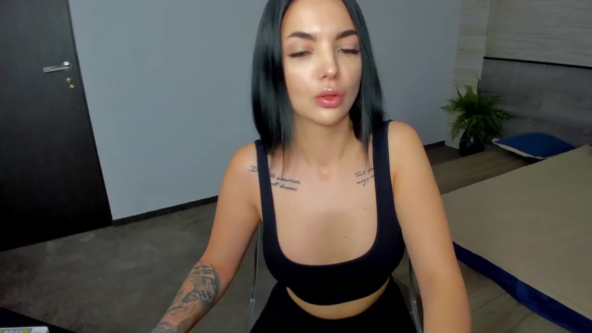 Gallery image thumbnail from itsAmy's myfreecams stream on, 10/27/2023, 07:58 image 14 of 20