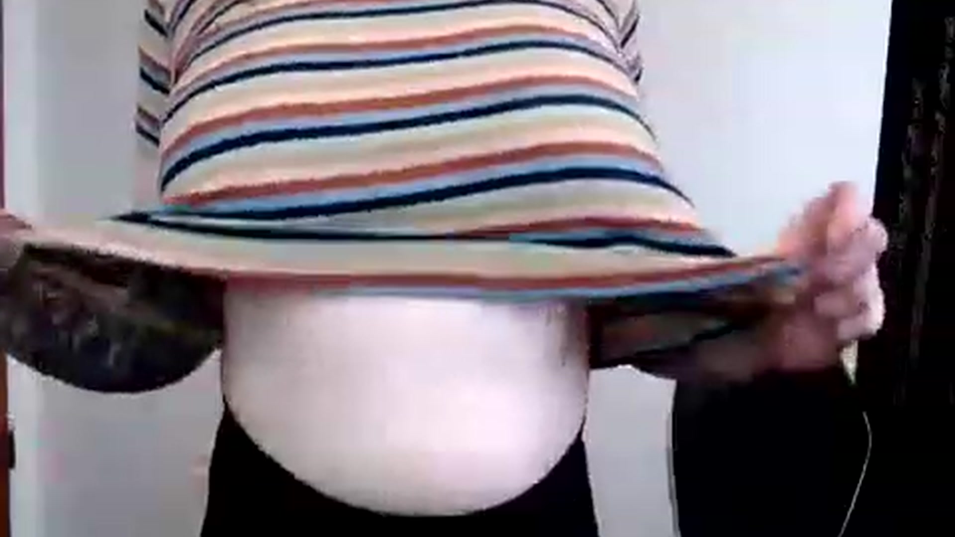 Gallery image thumbnail from itsAnnieMae's myfreecams stream on, 12/27/2022, 20:25 image 7 of 20