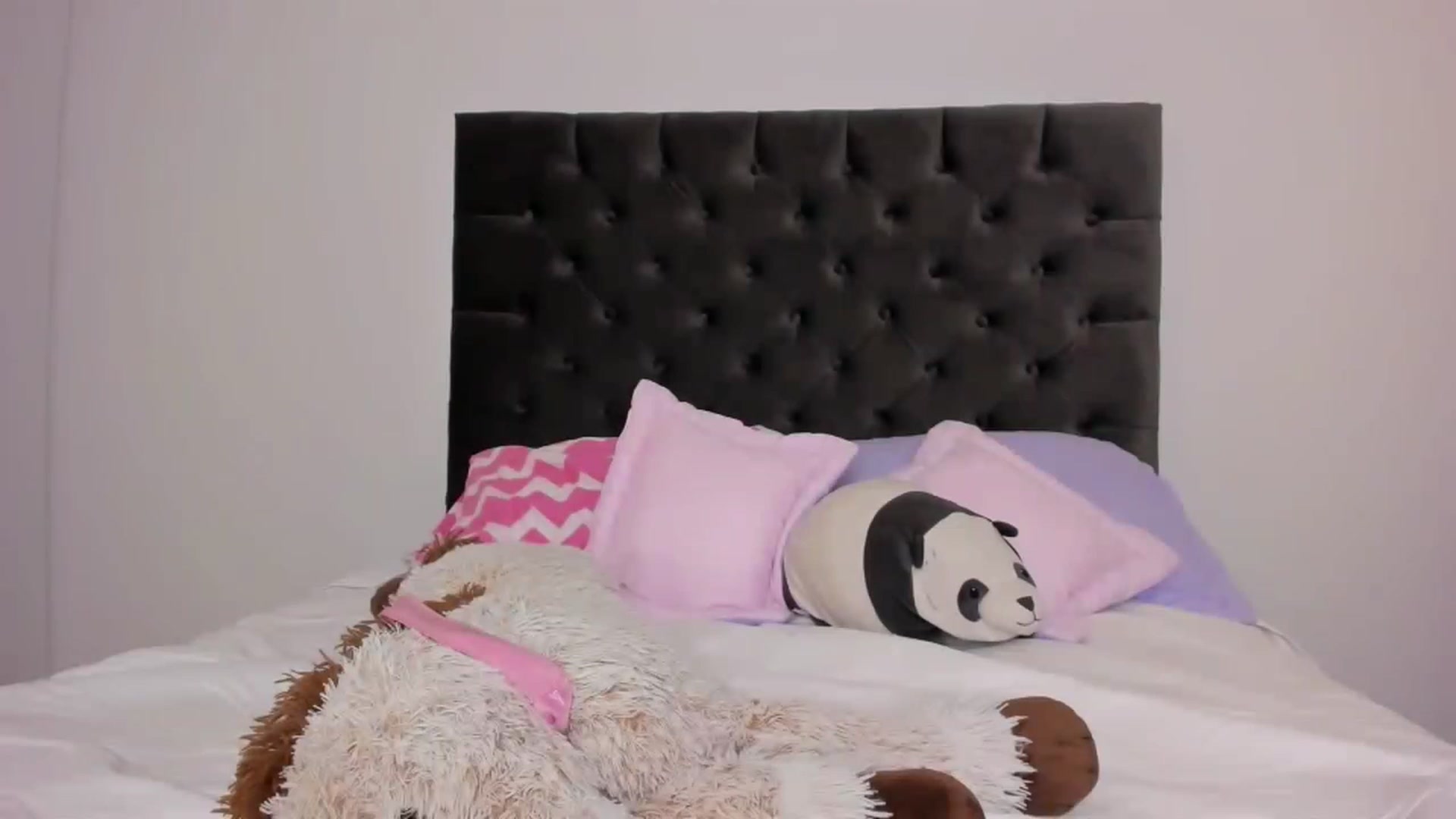 Gallery image thumbnail from its_Ari's myfreecams stream on, 11/22/2022, 03:30 image 20 of 20