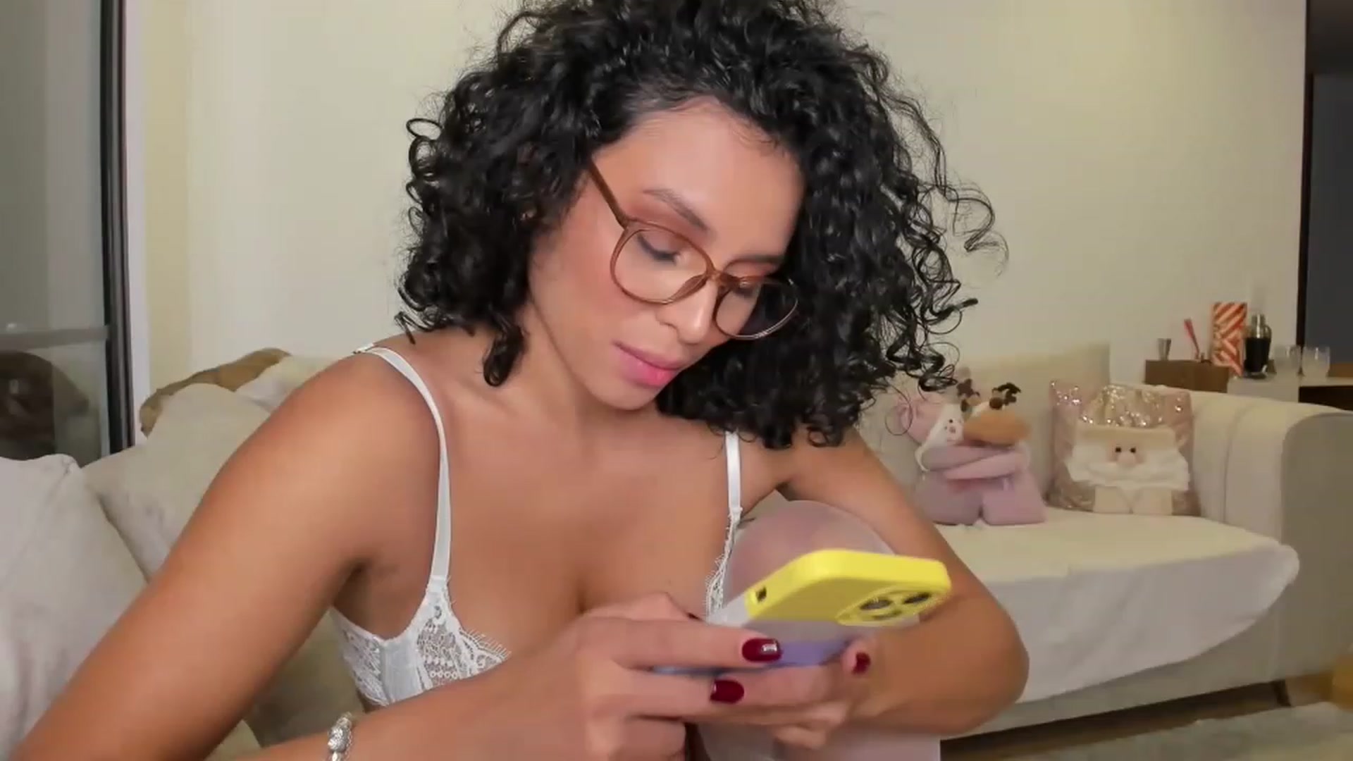 Gallery image thumbnail from its_Ari's myfreecams stream on, 12/15/2022, 24:09 image 9 of 20