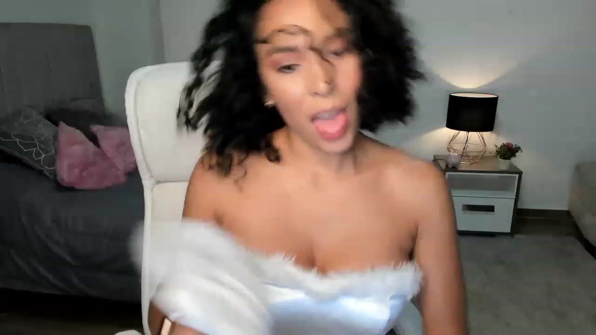 Gallery image thumbnail from its_Ari's myfreecams stream on, 12/23/2022, 01:09 image 1 of 20