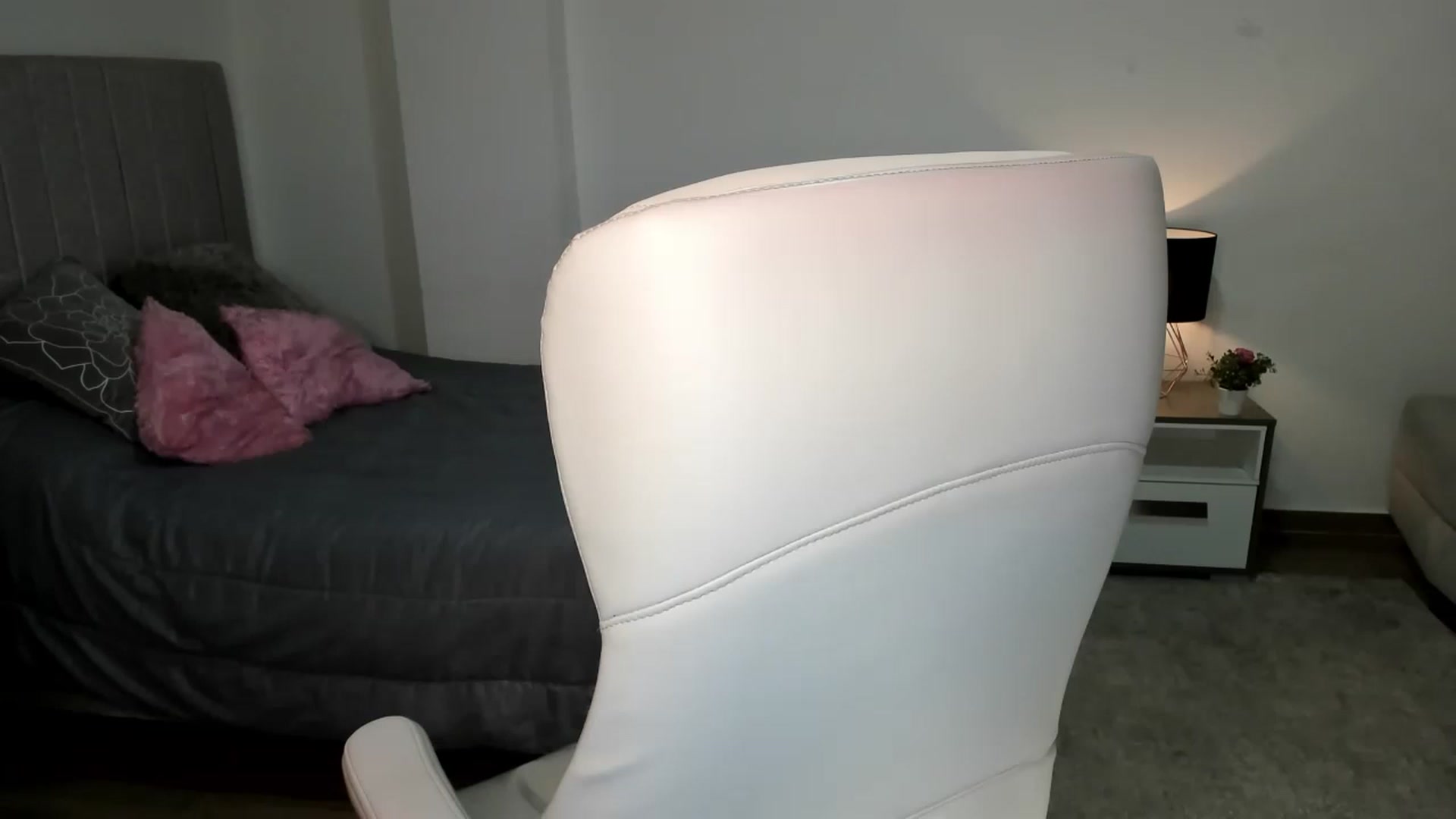 Gallery image thumbnail from its_Ari's myfreecams stream on, 12/23/2022, 01:09 image 20 of 20