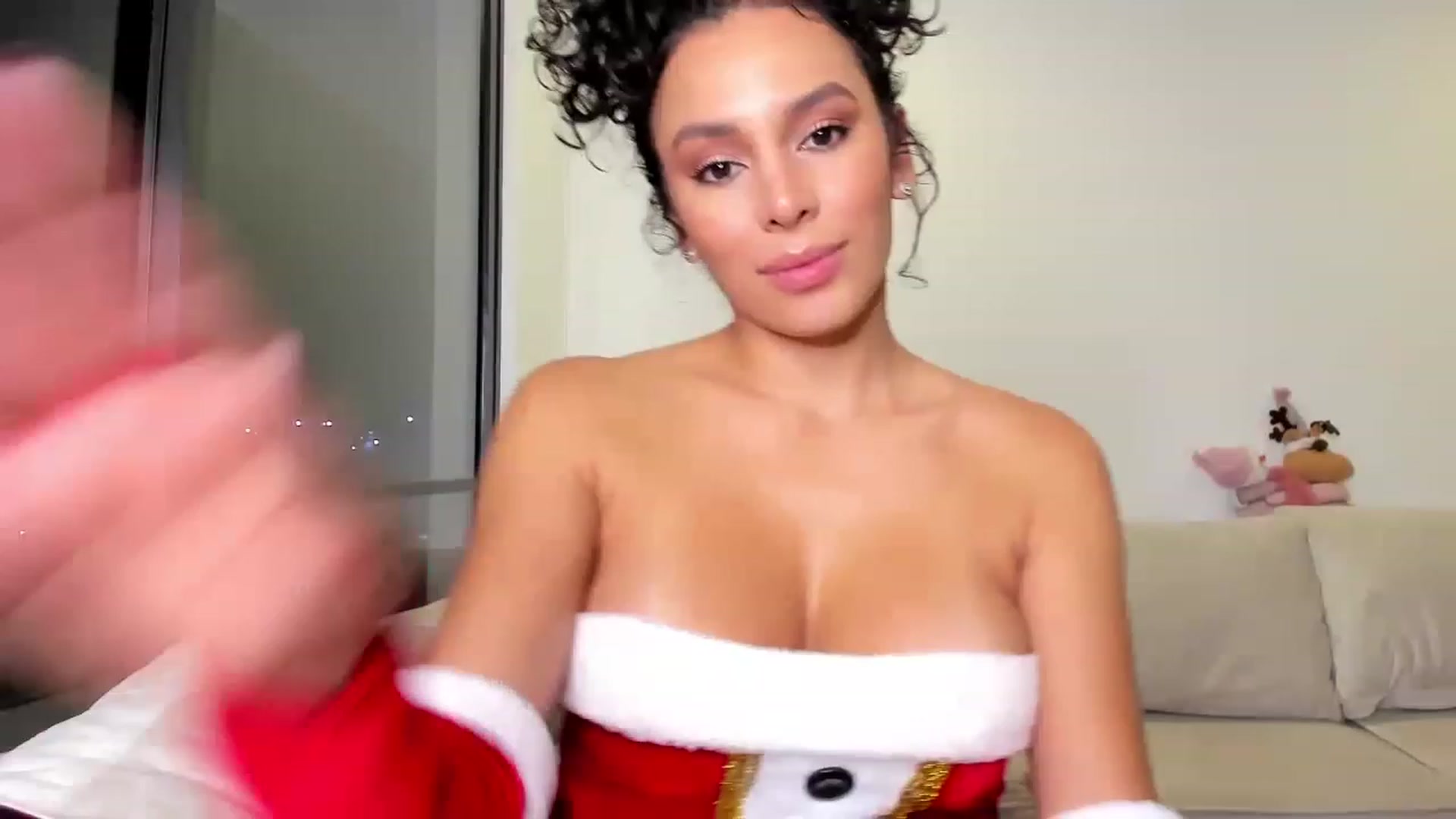 Gallery image thumbnail from its_Ari's myfreecams stream on, 12/27/2022, 01:20 image 4 of 20