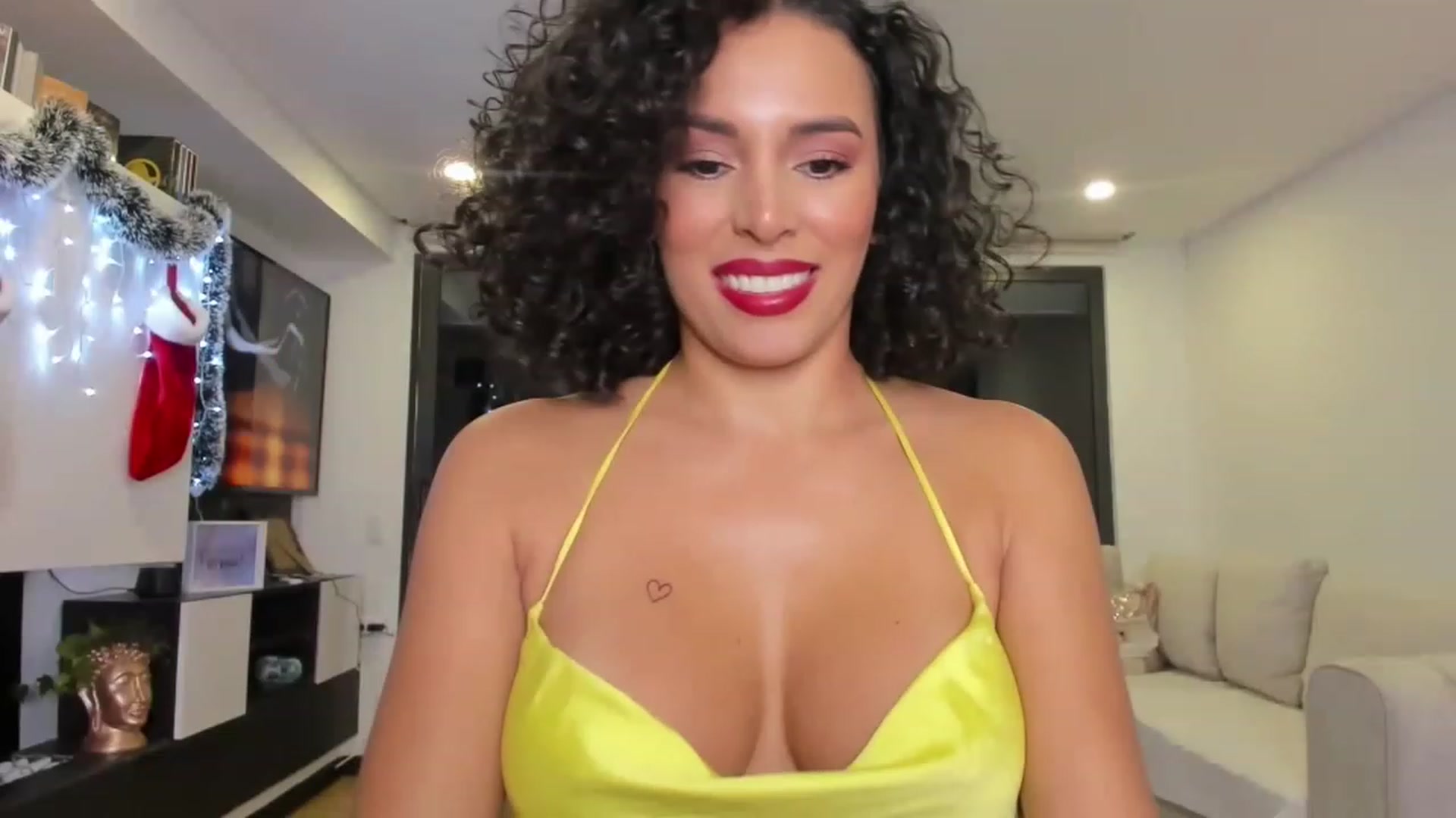 Gallery image thumbnail from its_Ari's myfreecams stream on, 12/29/2022, 02:39 image 19 of 20