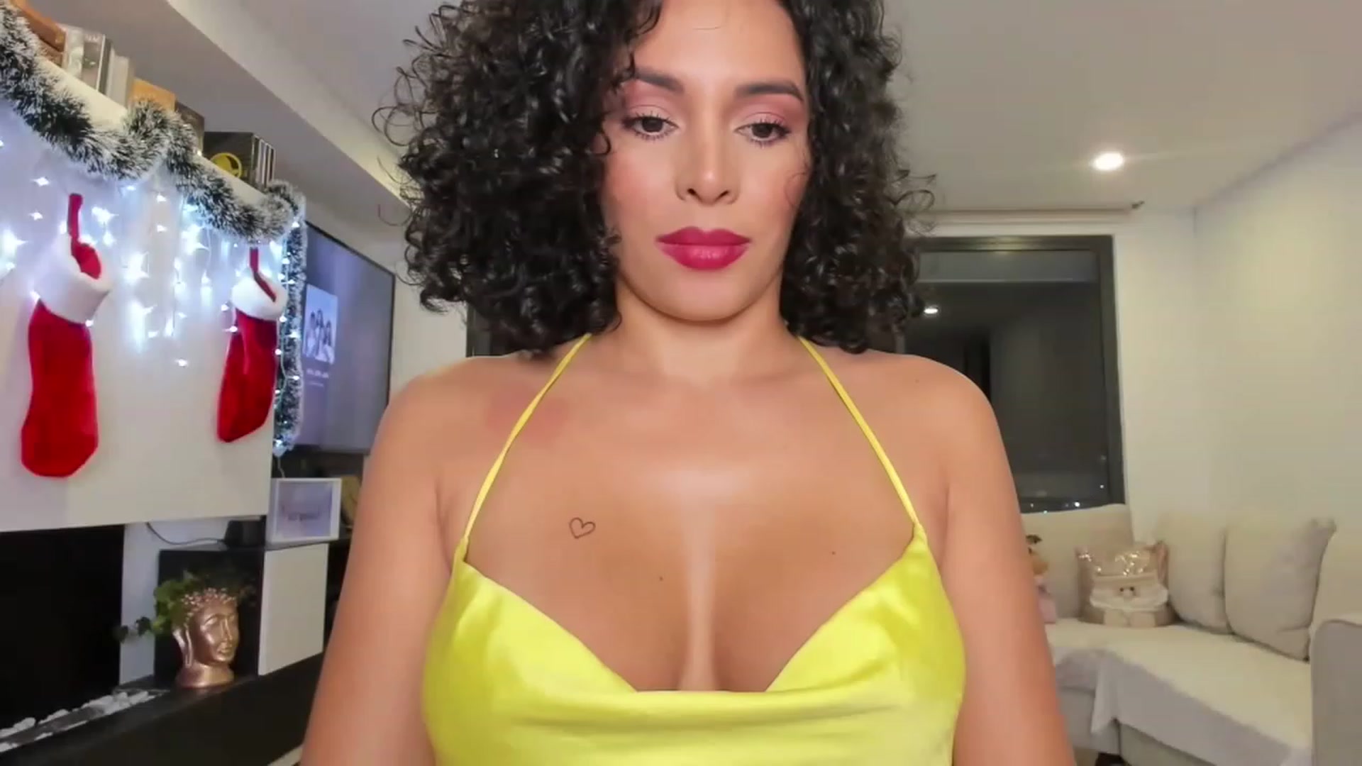 Gallery image thumbnail from its_Ari's myfreecams stream on, 12/29/2022, 03:52 image 18 of 20