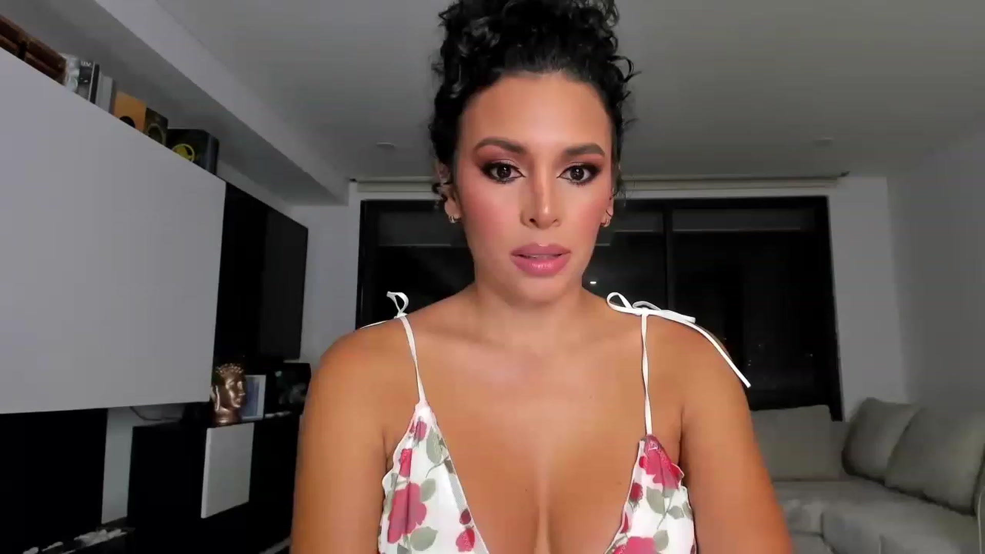 Gallery image thumbnail from its_Ari's myfreecams stream on, 01/09/2023, 02:07 image 5 of 20
