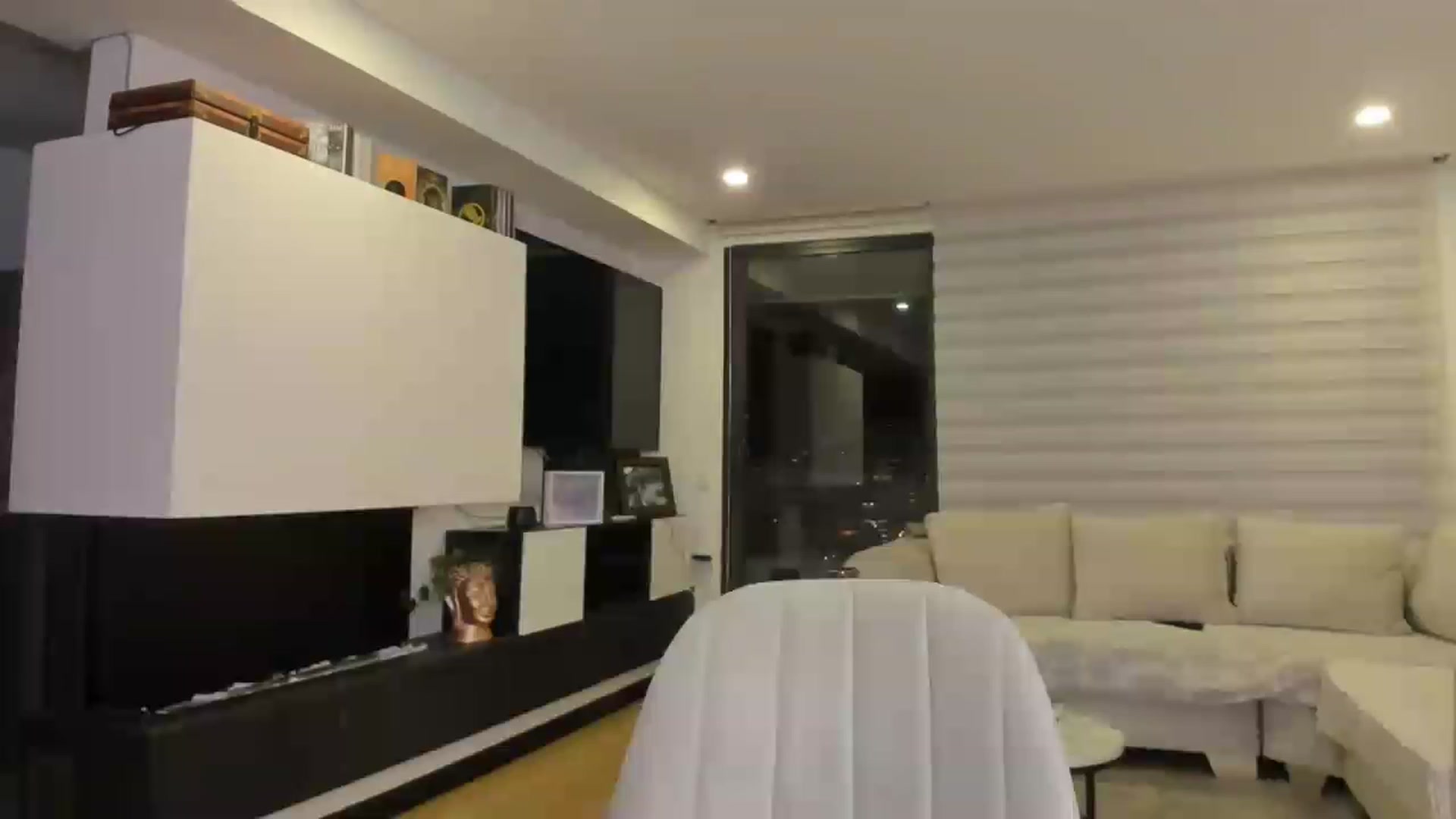 Gallery image thumbnail from its_Ari's myfreecams stream on, 01/12/2023, 02:09 image 5 of 20