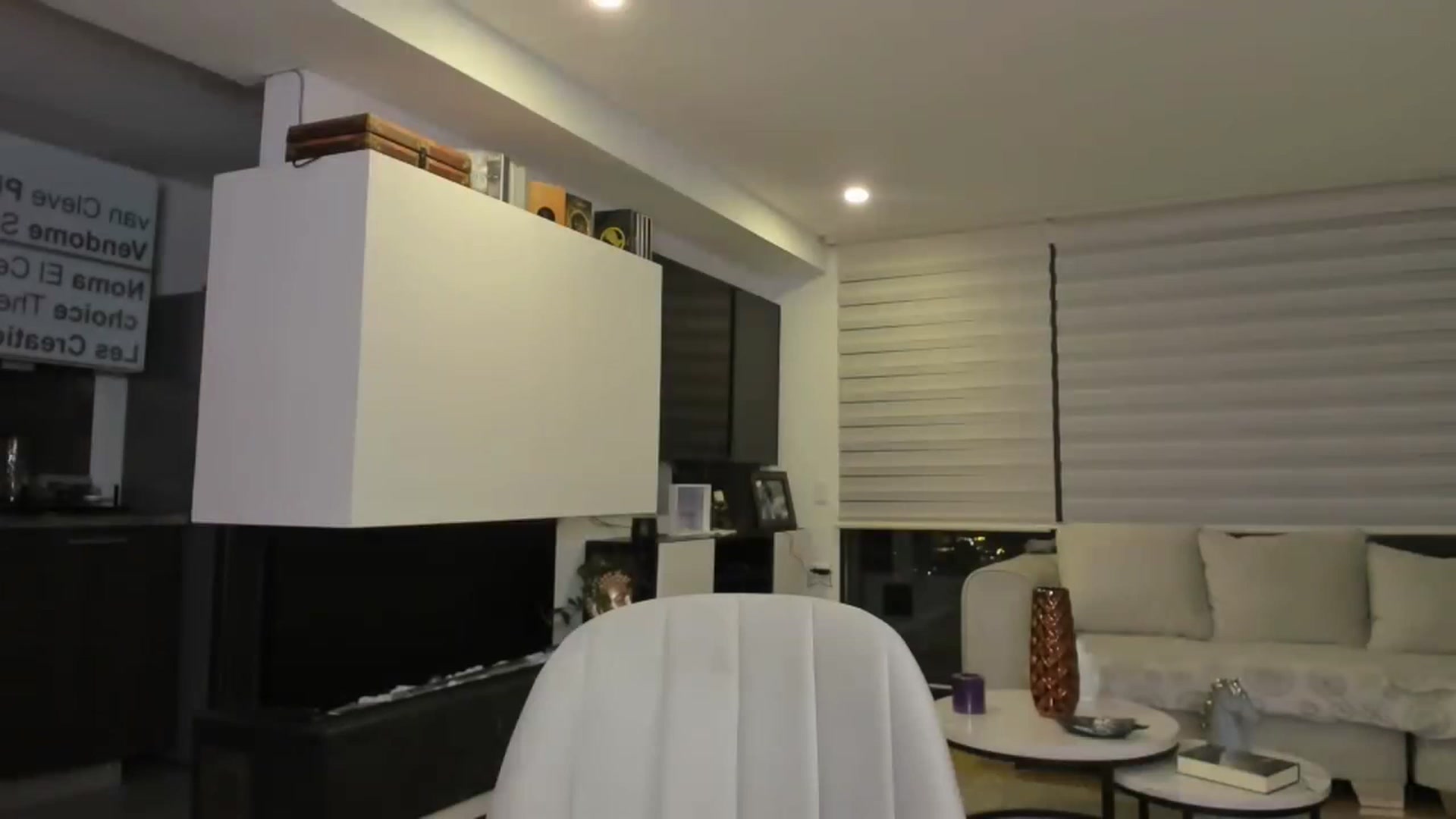 Gallery image thumbnail from its_Ari's myfreecams stream on, 01/23/2023, 24:58 image 3 of 20